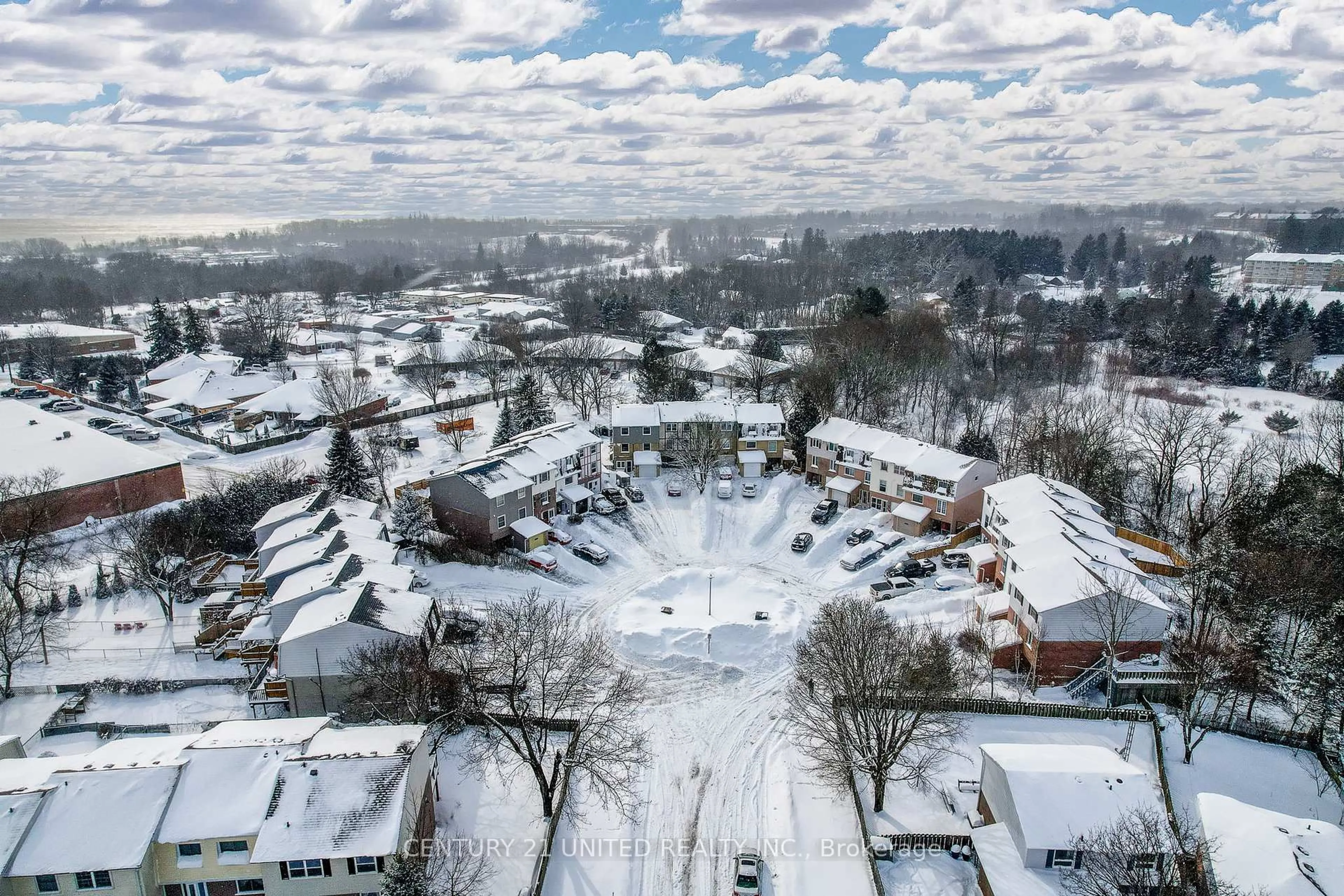 A pic from outside/outdoor area/front of a property/back of a property/a pic from drone, mountain view for 20 Kelly Cres, Port Hope Ontario L1A 3Z5