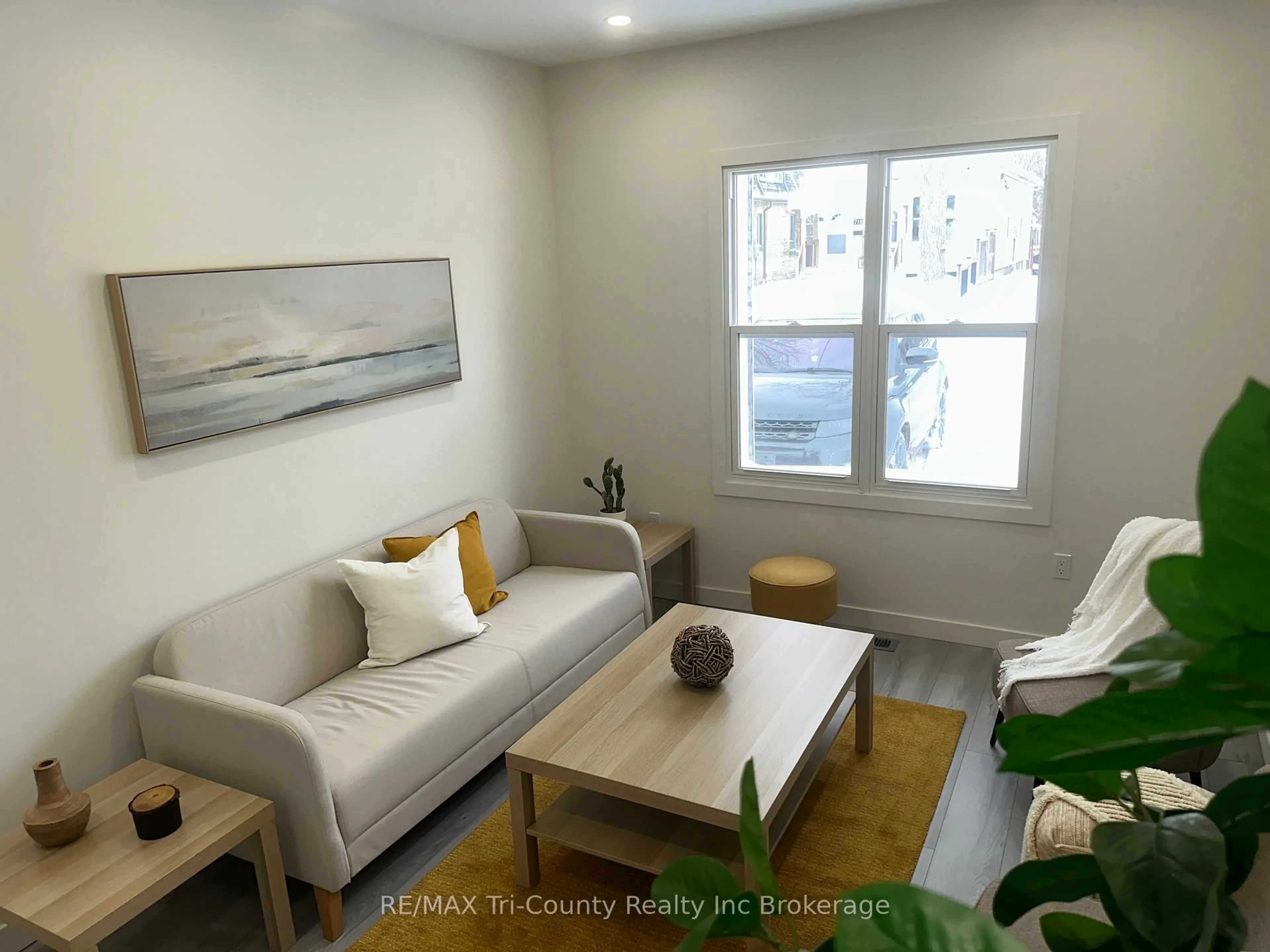 Living room with furniture, unknown for 719 Elias St, London East Ontario N5W 3N8