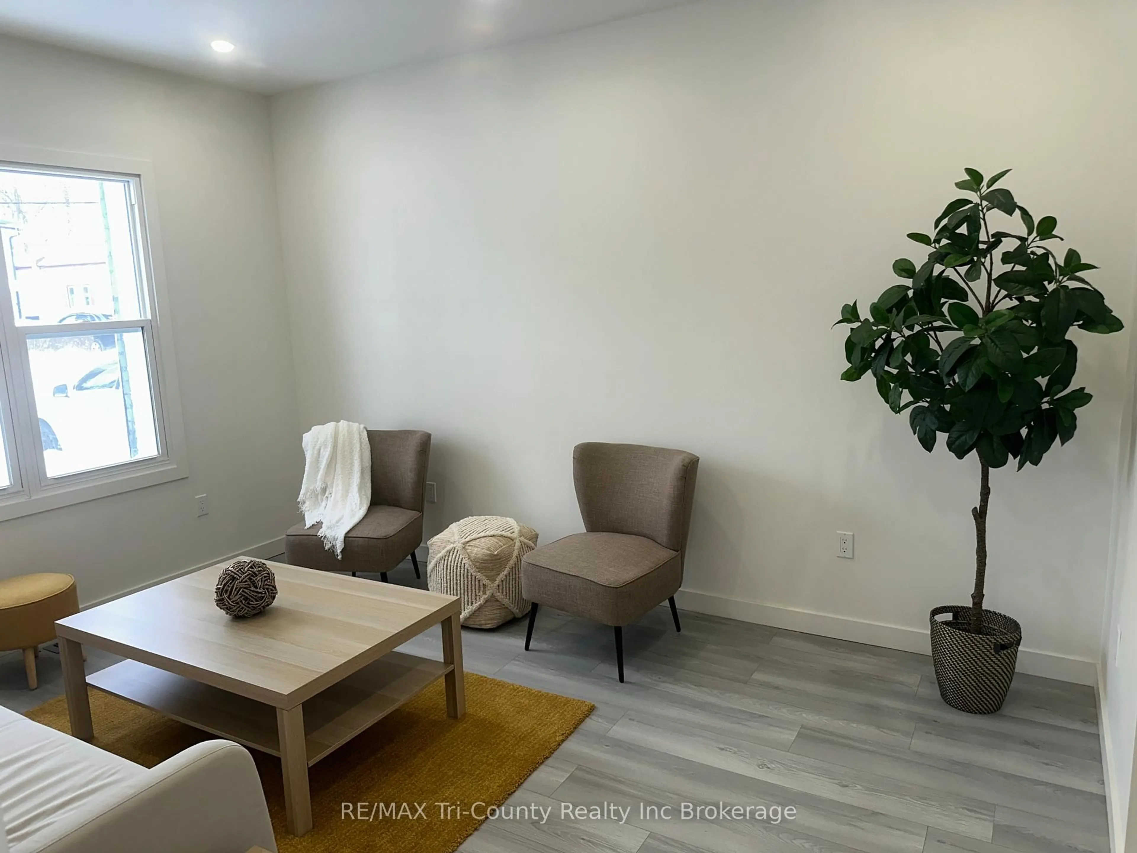 A pic of a room for 719 Elias St, London East Ontario N5W 3N8