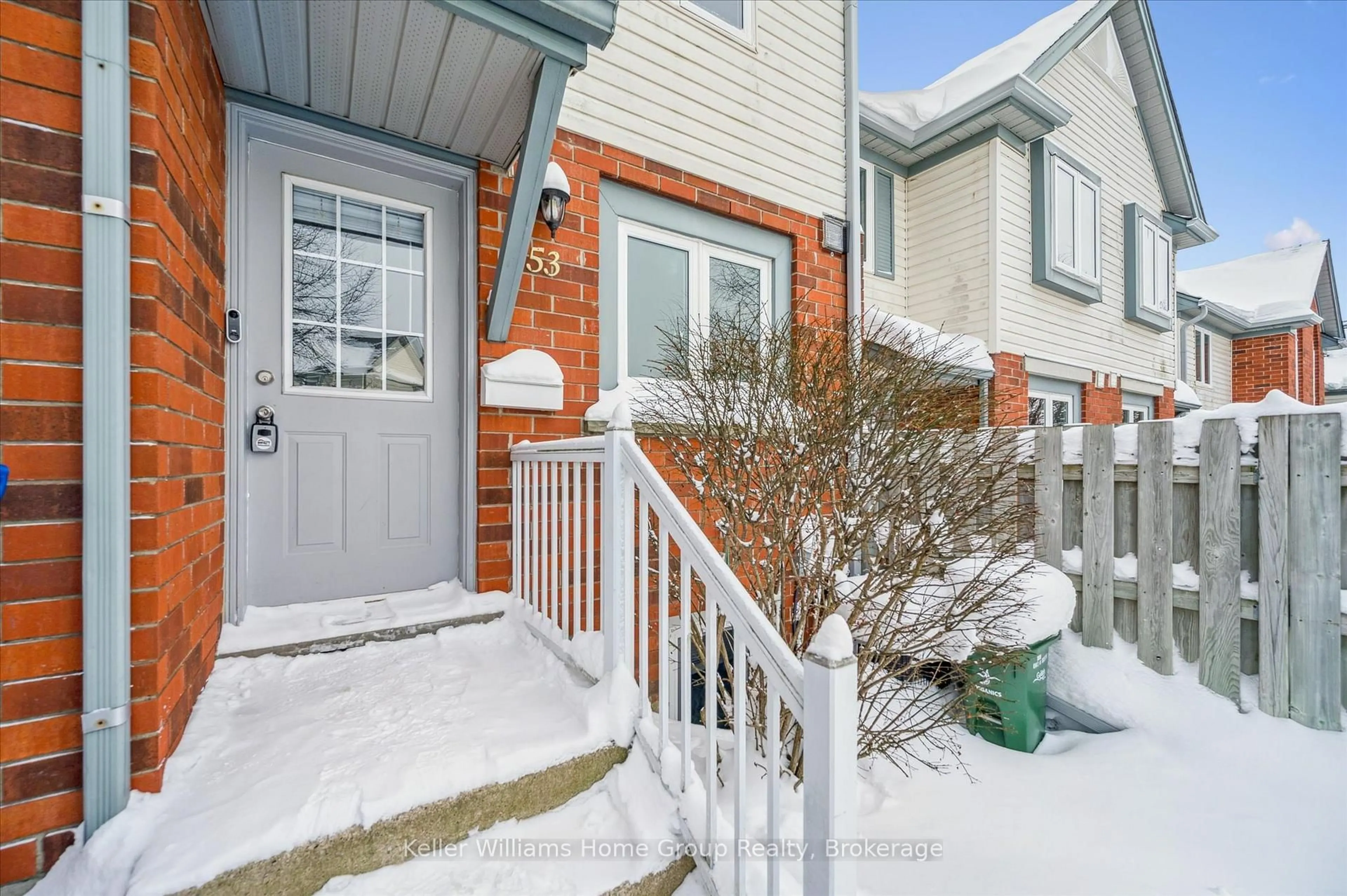 Indoor entryway for 920 Edinburgh Rd #53, Guelph Ontario N1G 5C7
