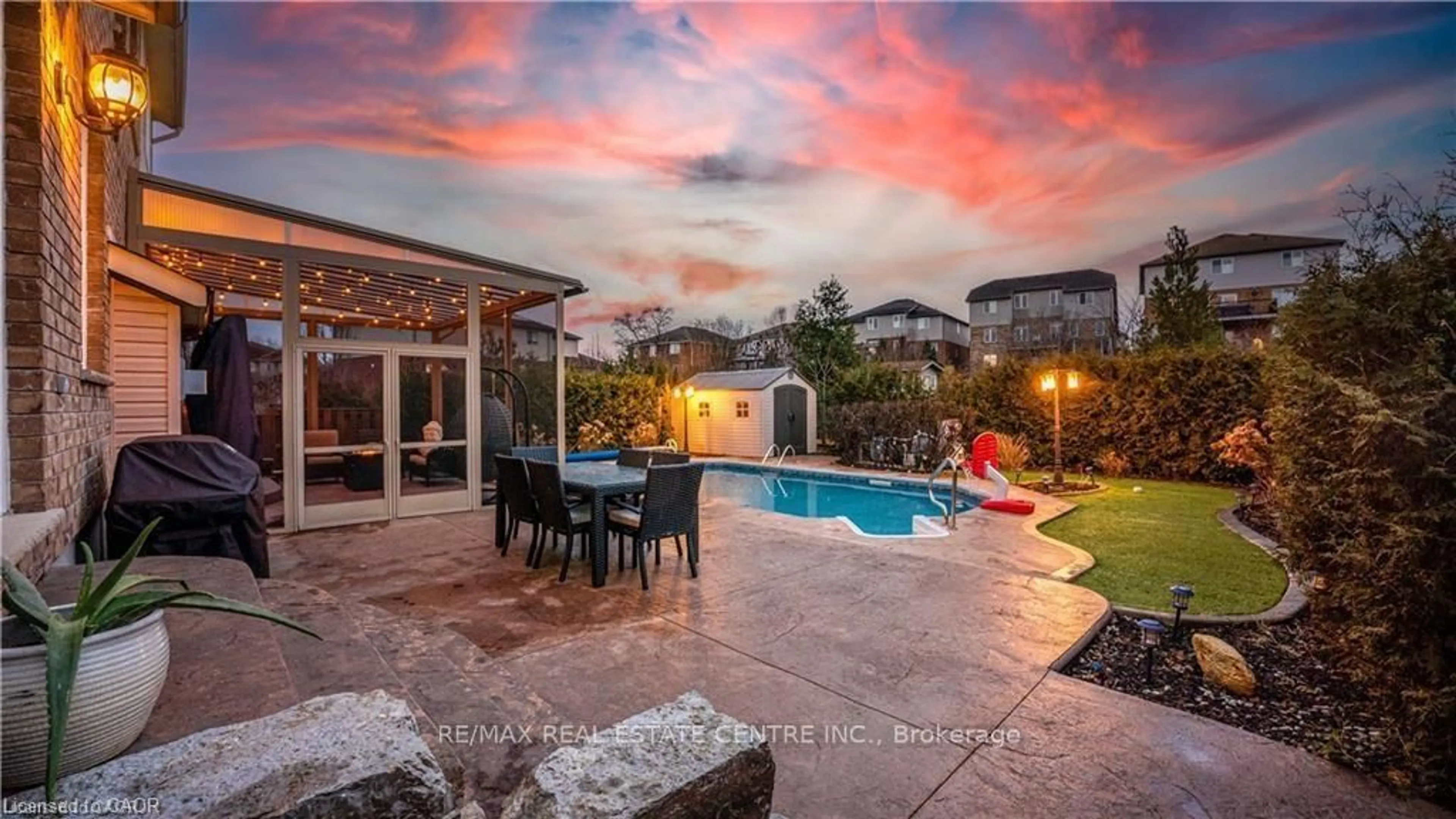 Patio, unknown for 76 Blossomfield Cres, Cambridge Ontario N1S 0A5