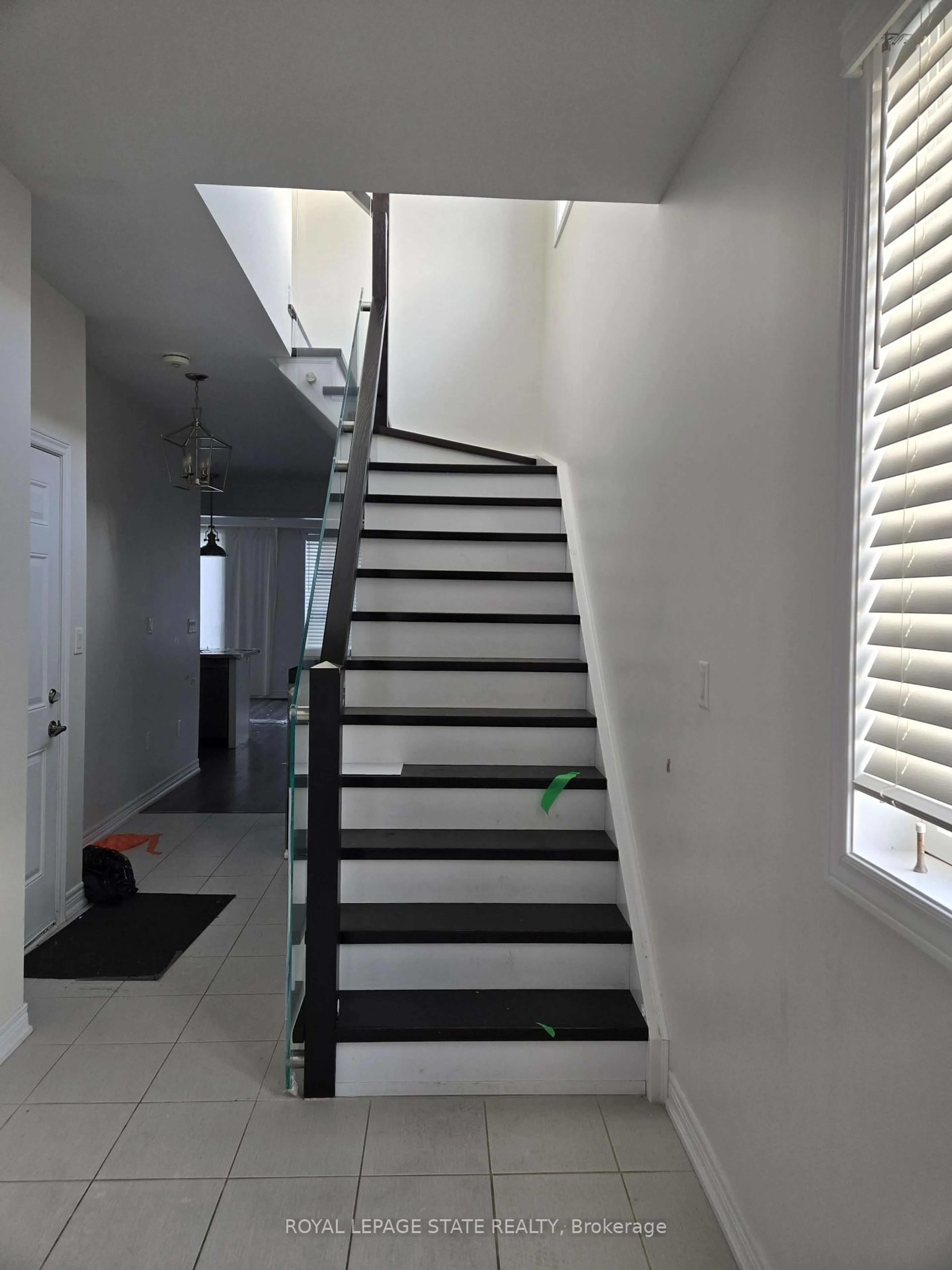 Stairs for 1890 Rymal Rd #180, Hamilton Ontario L0R 1P0