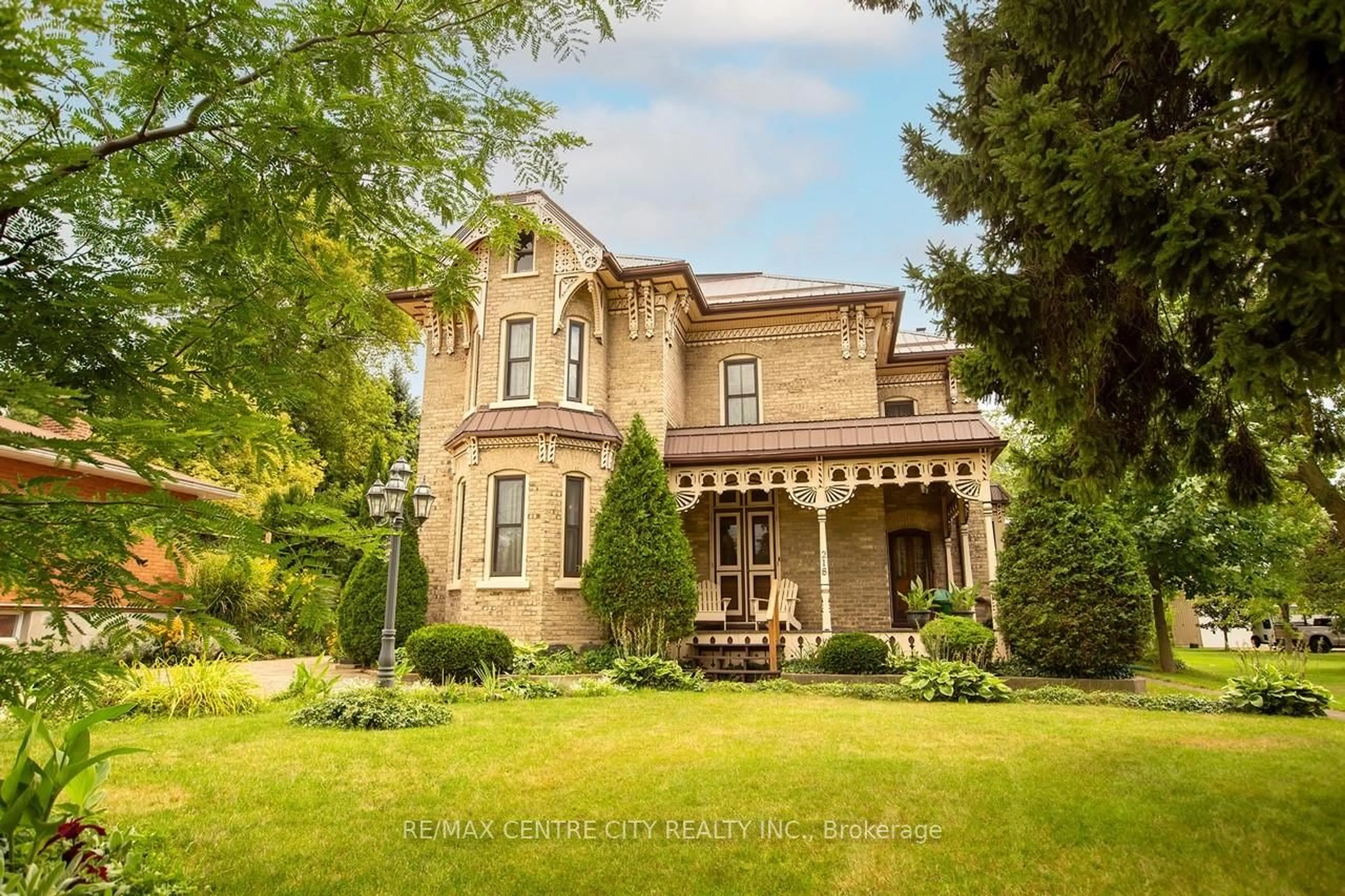 Home with brick exterior material, building for 218 Woodstock St, East Zorra-Tavistock Ontario N0B 2R0