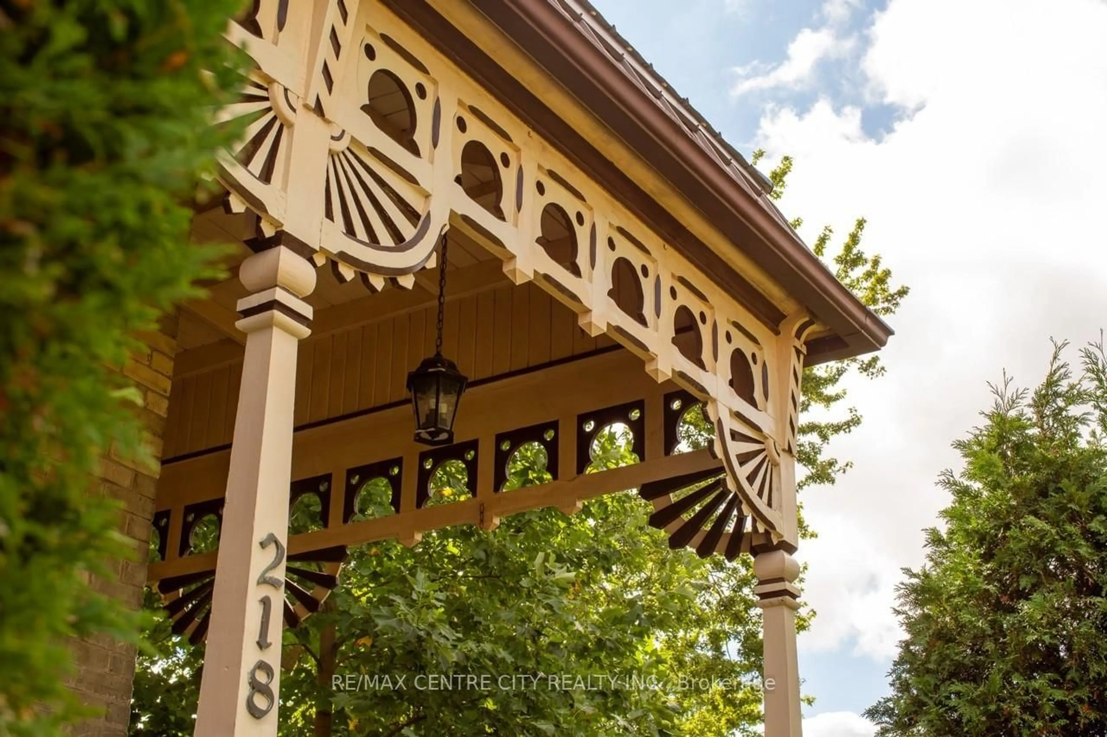 Patio, street for 218 Woodstock St, East Zorra-Tavistock Ontario N0B 2R0