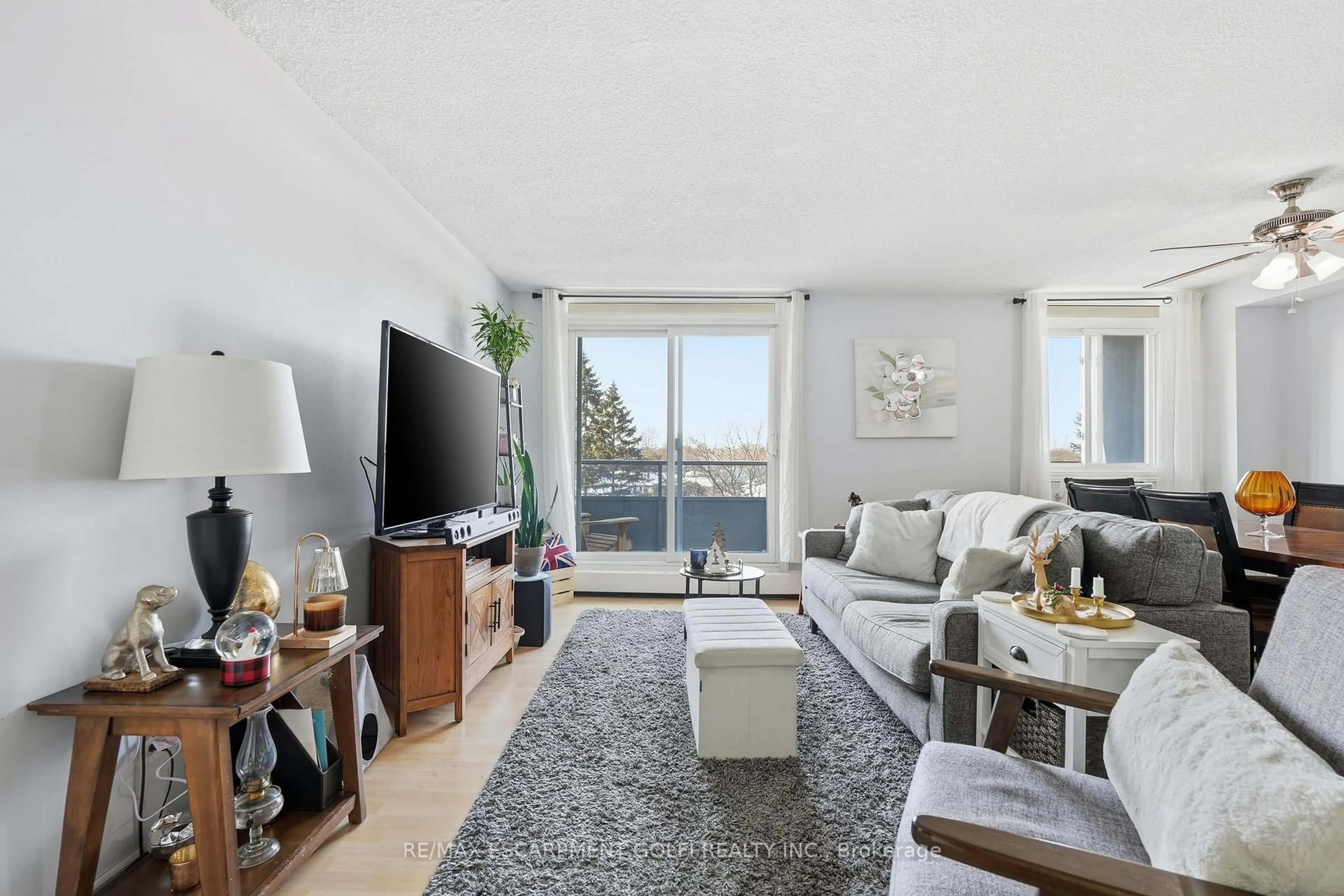 Living room with furniture, unknown for 640 West St #506, Brantford Ontario N3R 6M3