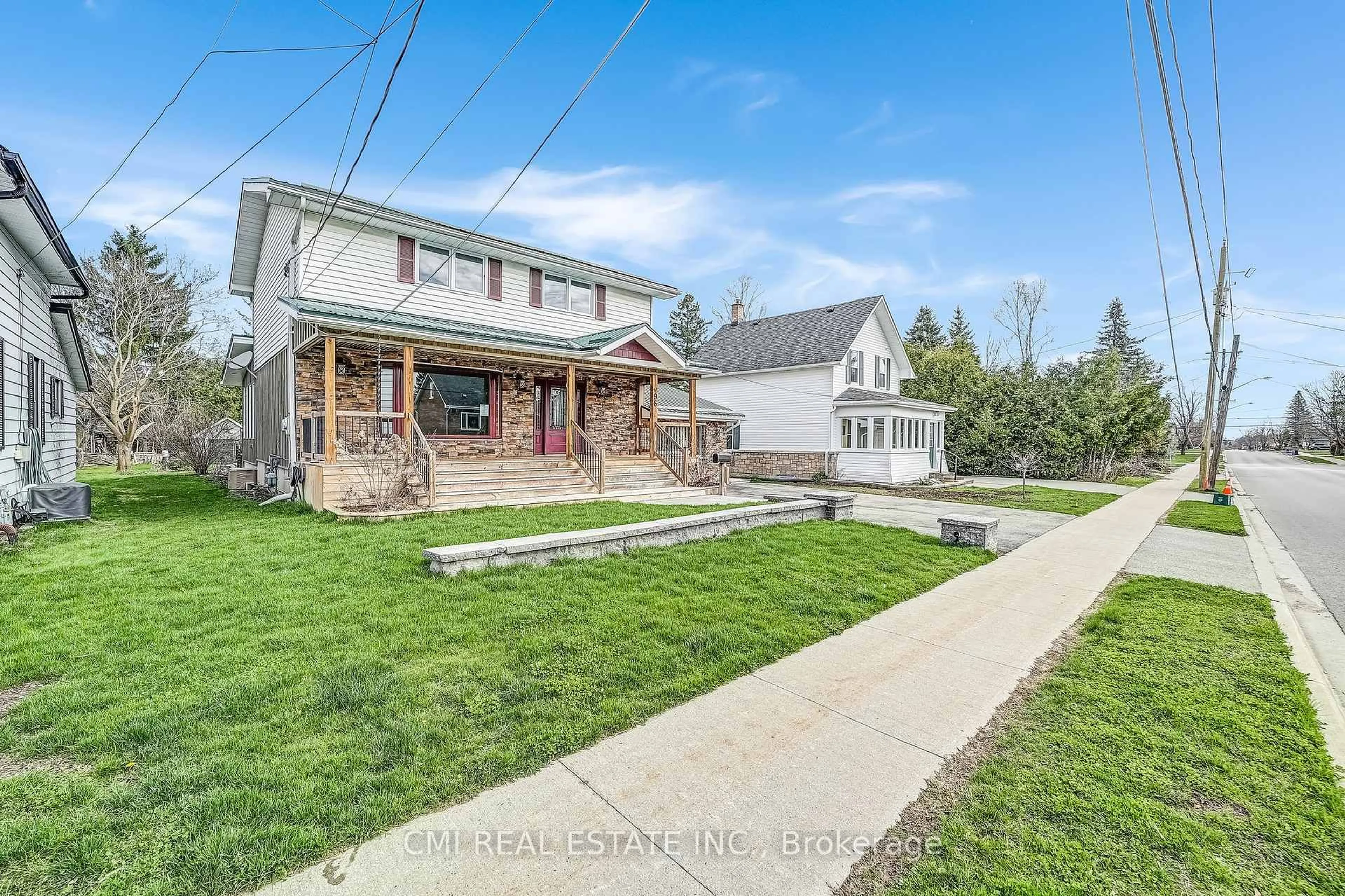 A pic from outside/outdoor area/front of a property/back of a property/a pic from drone, street for 96 Elgin St, Kawartha Lakes Ontario K9V 3W7