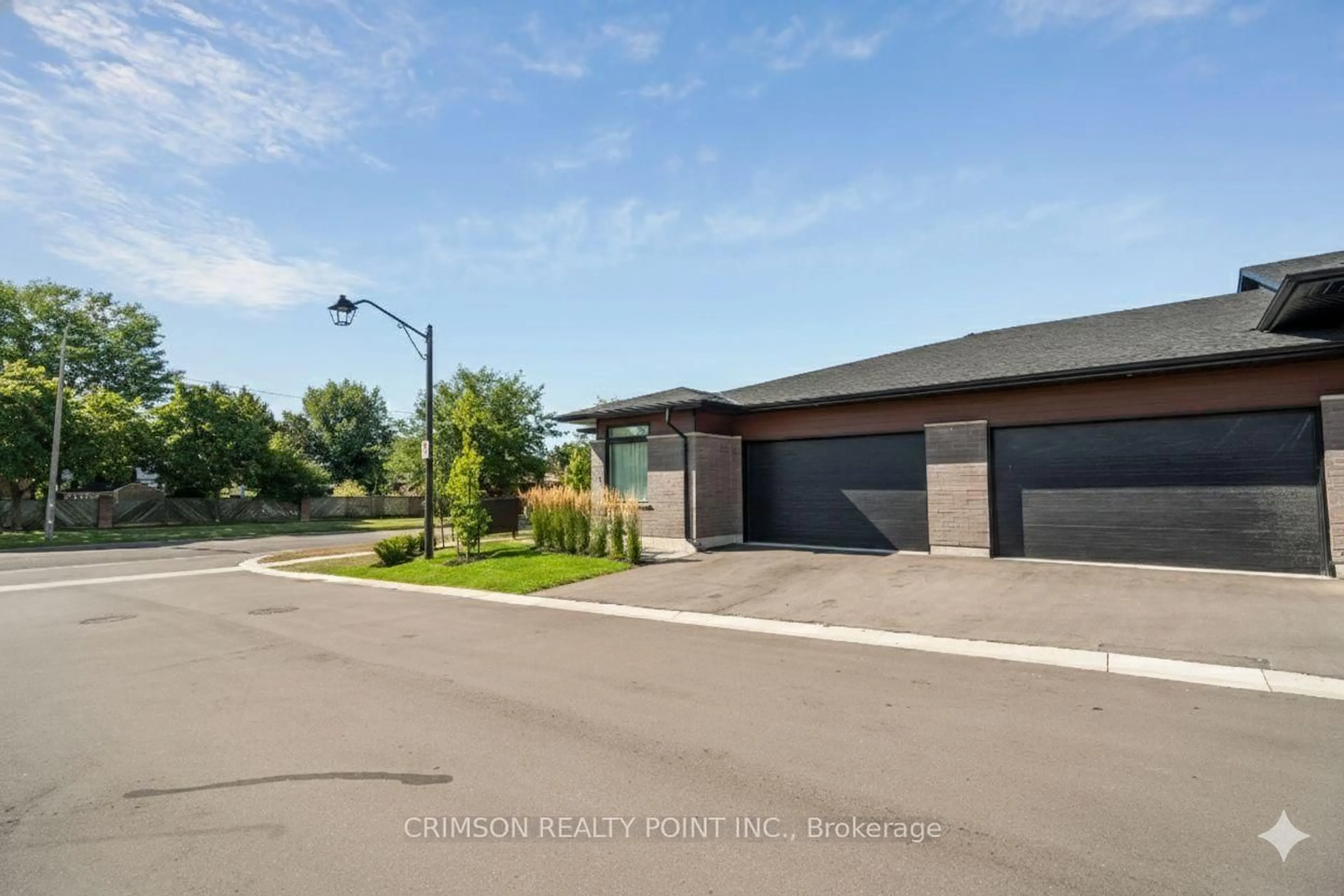 Unknown for 300 Richmond St #1, Thorold Ontario L2V 5B9