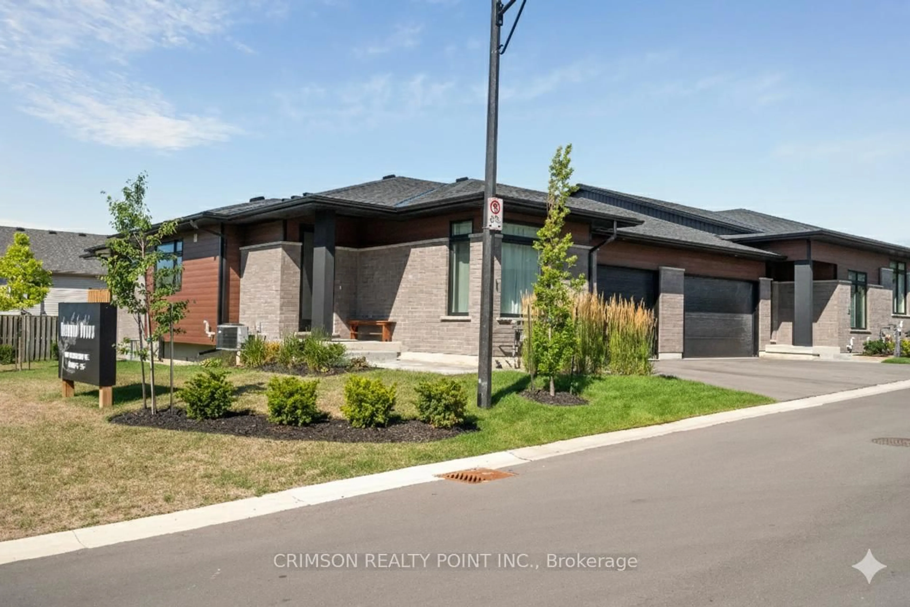 Home with brick exterior material, street for 300 Richmond St #1, Thorold Ontario L2V 5B9