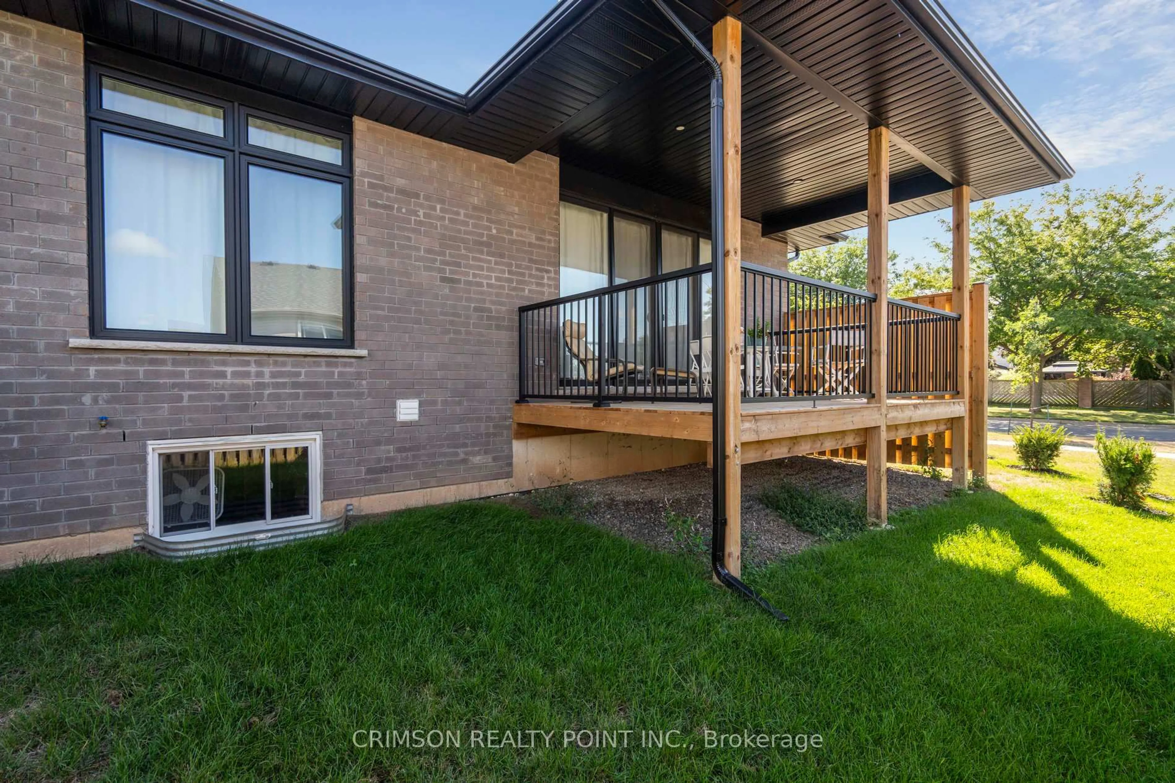 Unknown for 300 Richmond St #1, Thorold Ontario L2V 5B9