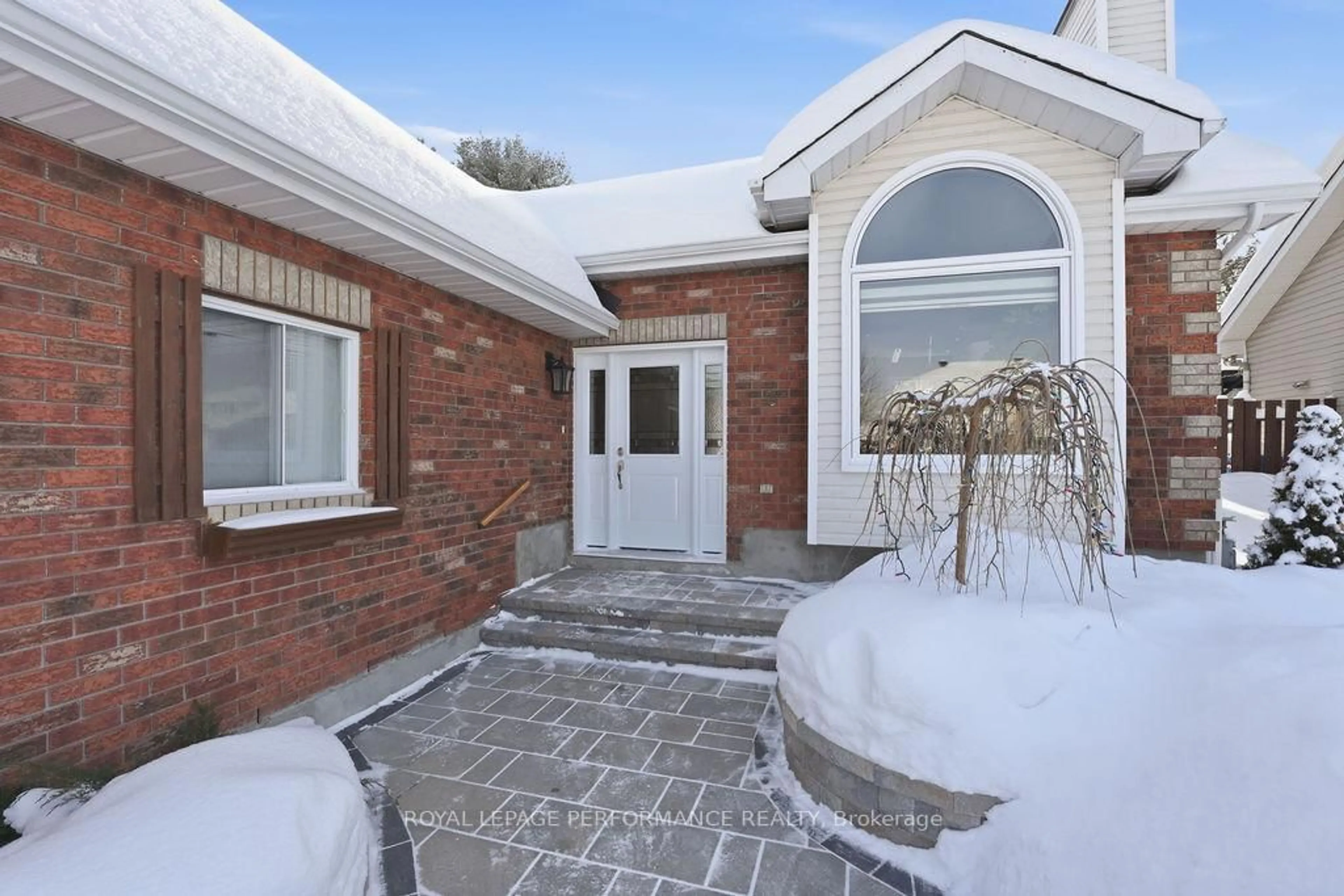 Home with brick exterior material, street for 333 Bonavista St, Clarence-Rockland Ontario K4K 1N7