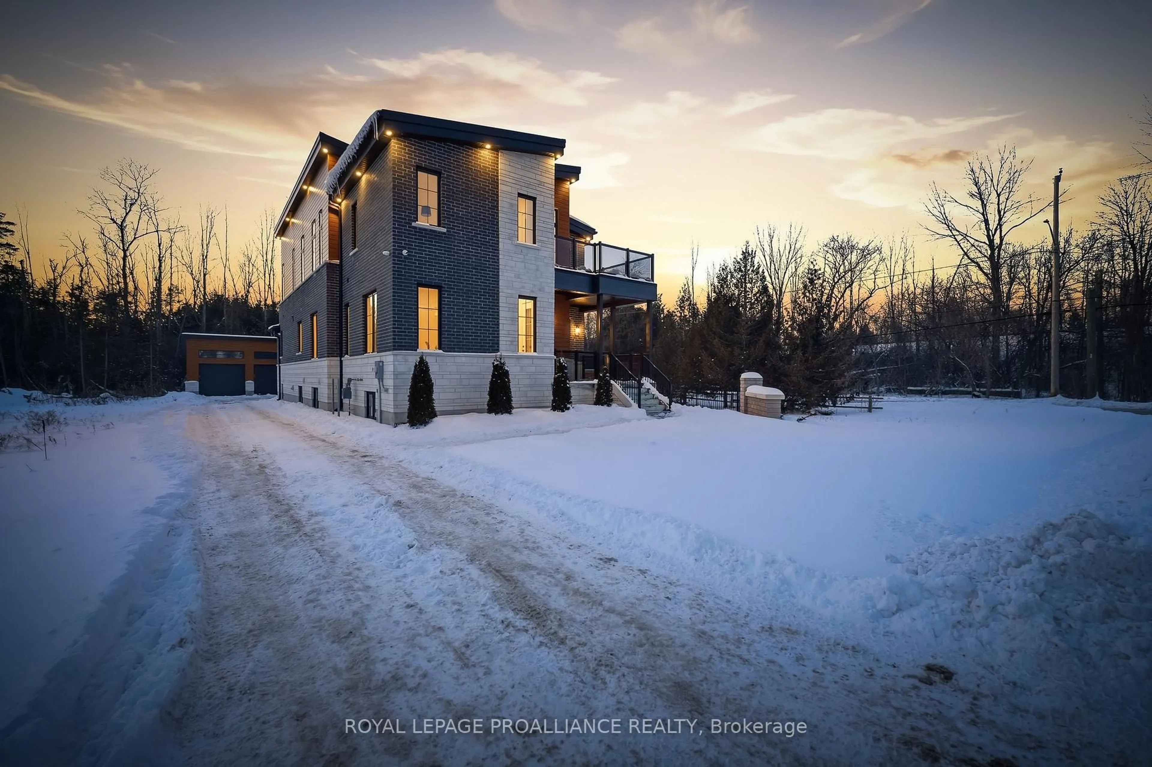 A pic from outside/outdoor area/front of a property/back of a property/a pic from drone, building for 213 Suzanne Mess Blvd, Cobourg Ontario K9A 3L3
