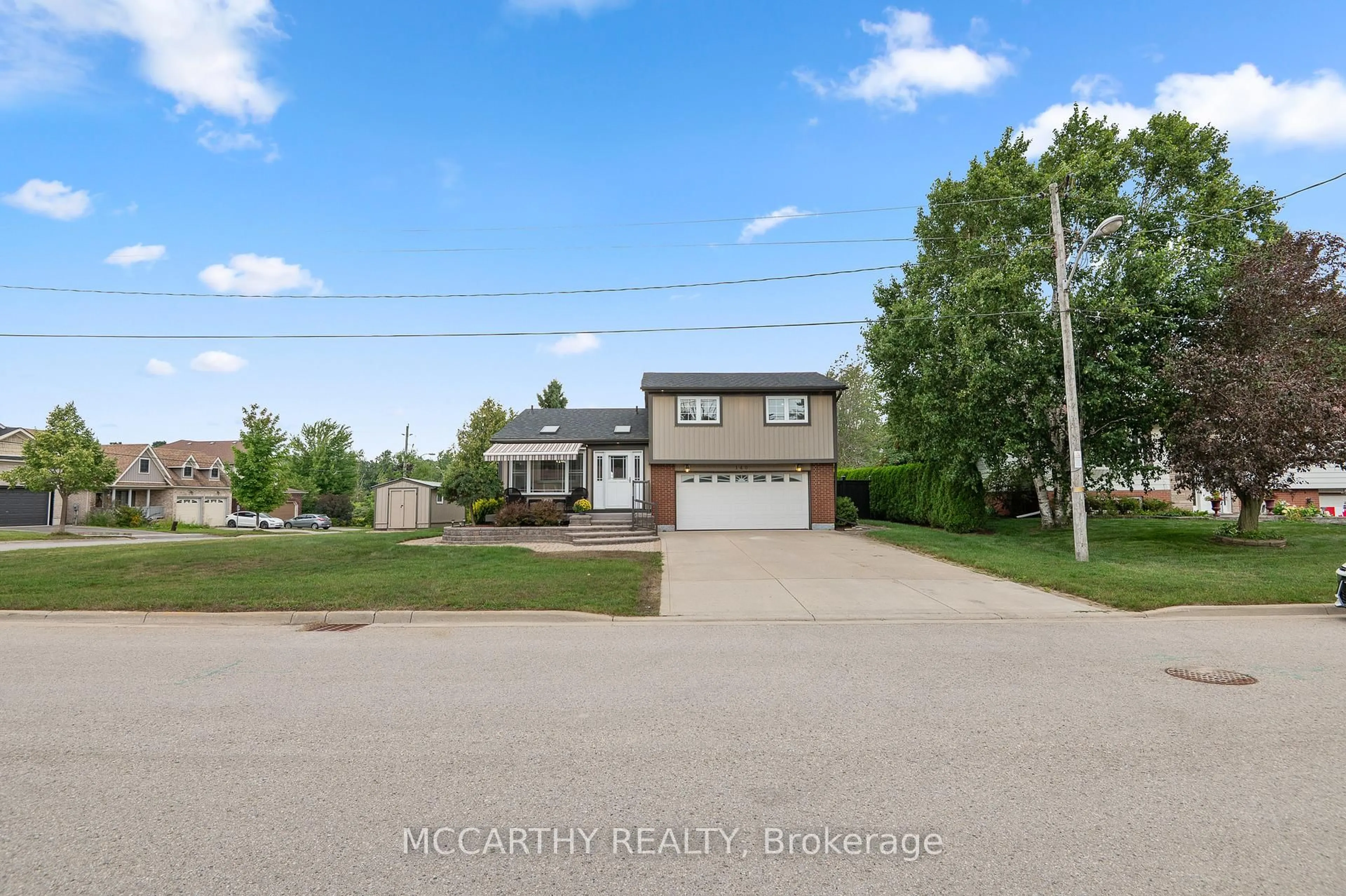 A pic from outside/outdoor area/front of a property/back of a property/a pic from drone, street for 140 Ann St, Shelburne Ontario L9V 2W5