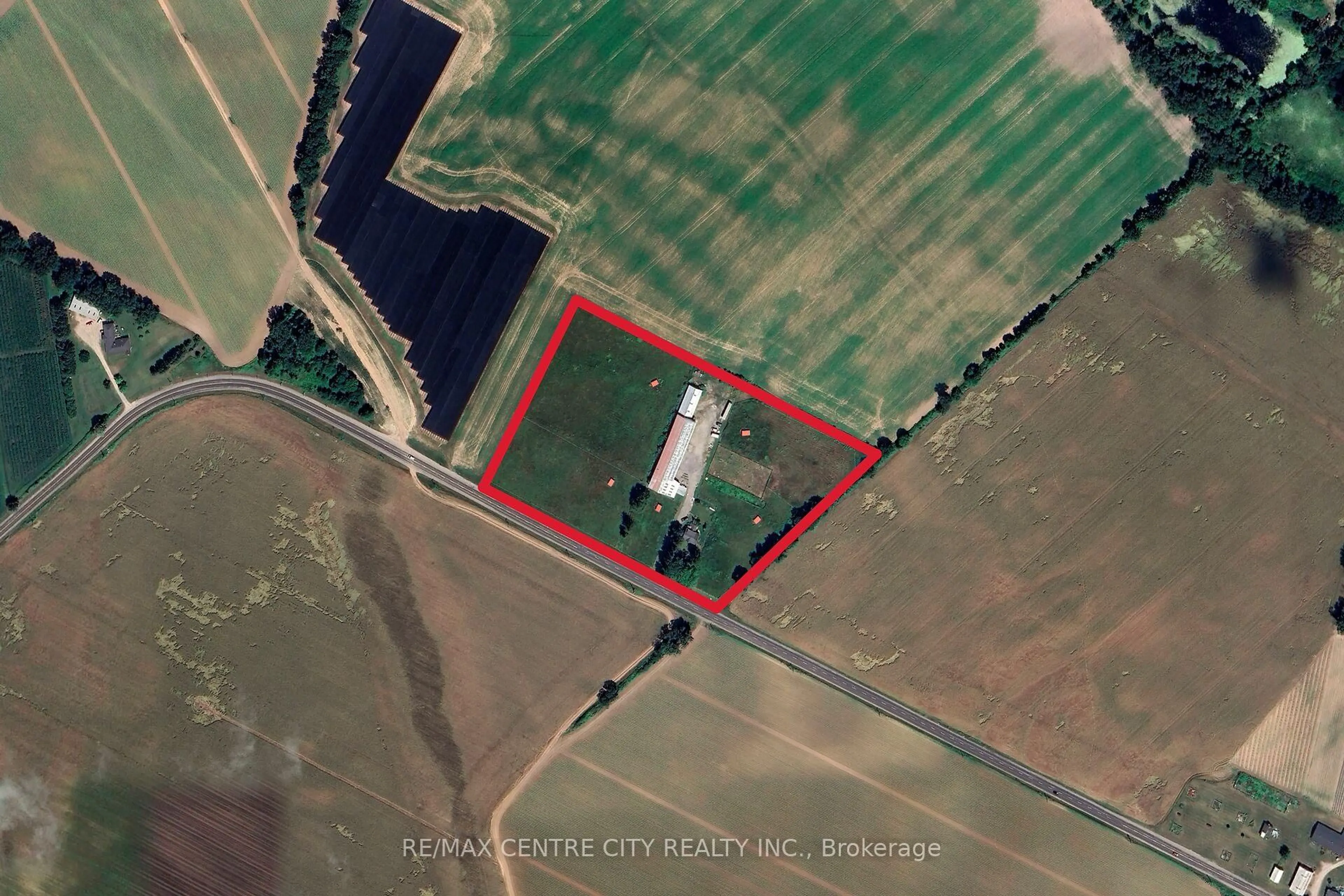 A pic from outside/outdoor area/front of a property/back of a property/a pic from drone, building for 413 Ellis Ave, Brant Ontario N3R 0B8