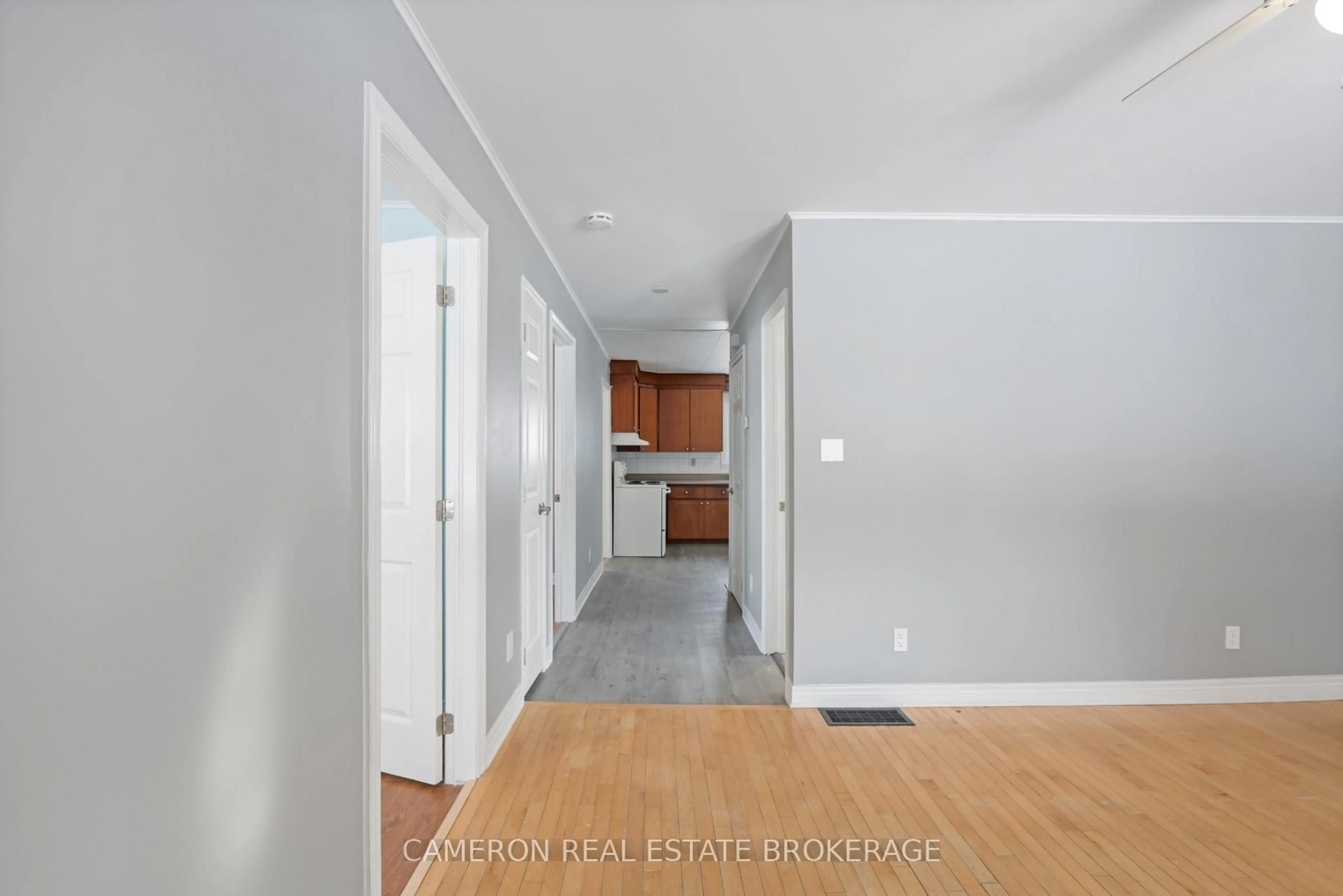 Indoor entryway for 1109 Larin Ave, Cornwall Ontario K6H 4C7