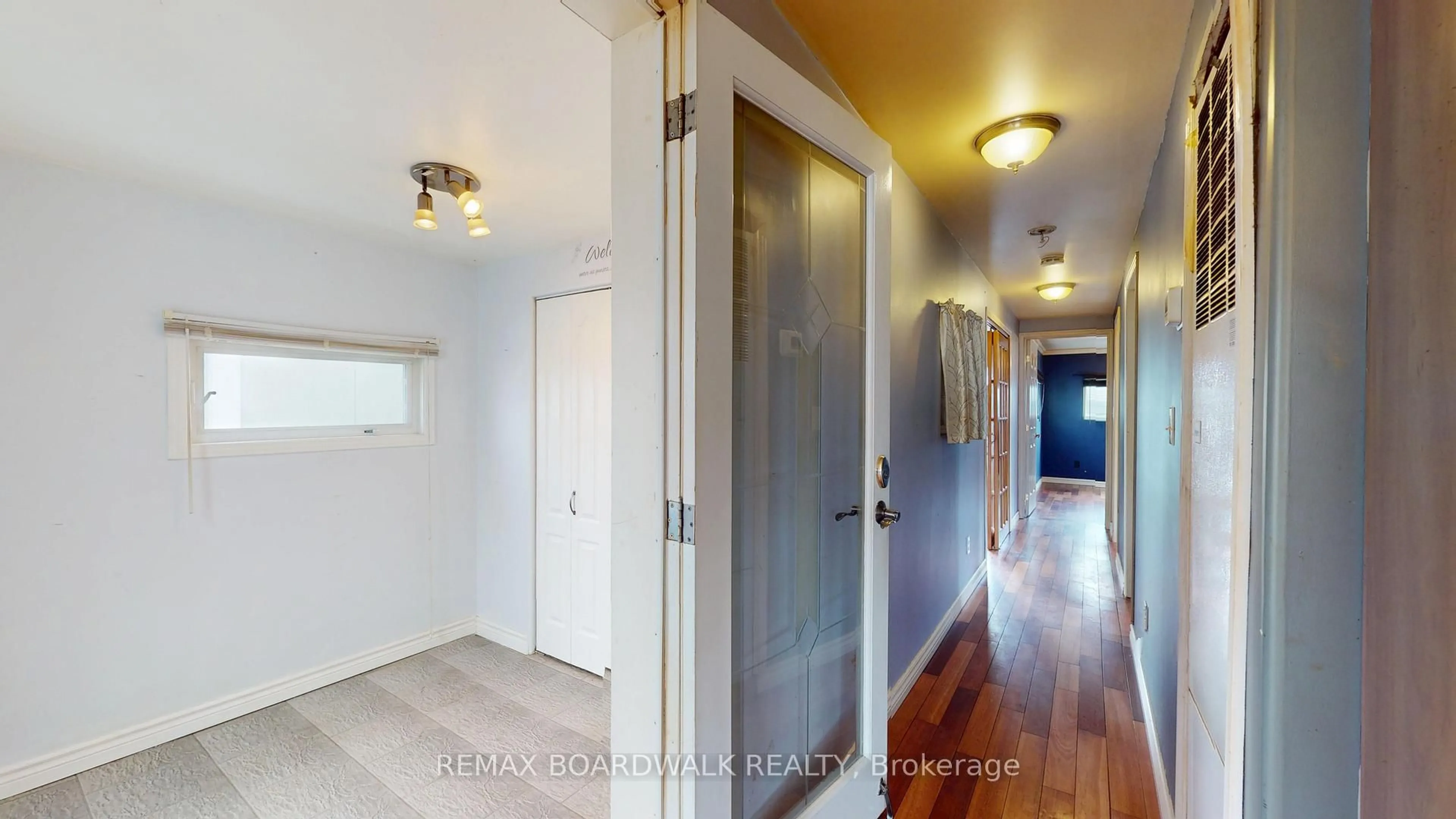 Indoor entryway for 25 County Road 31 #45, South Dundas Ontario K0C 1X0