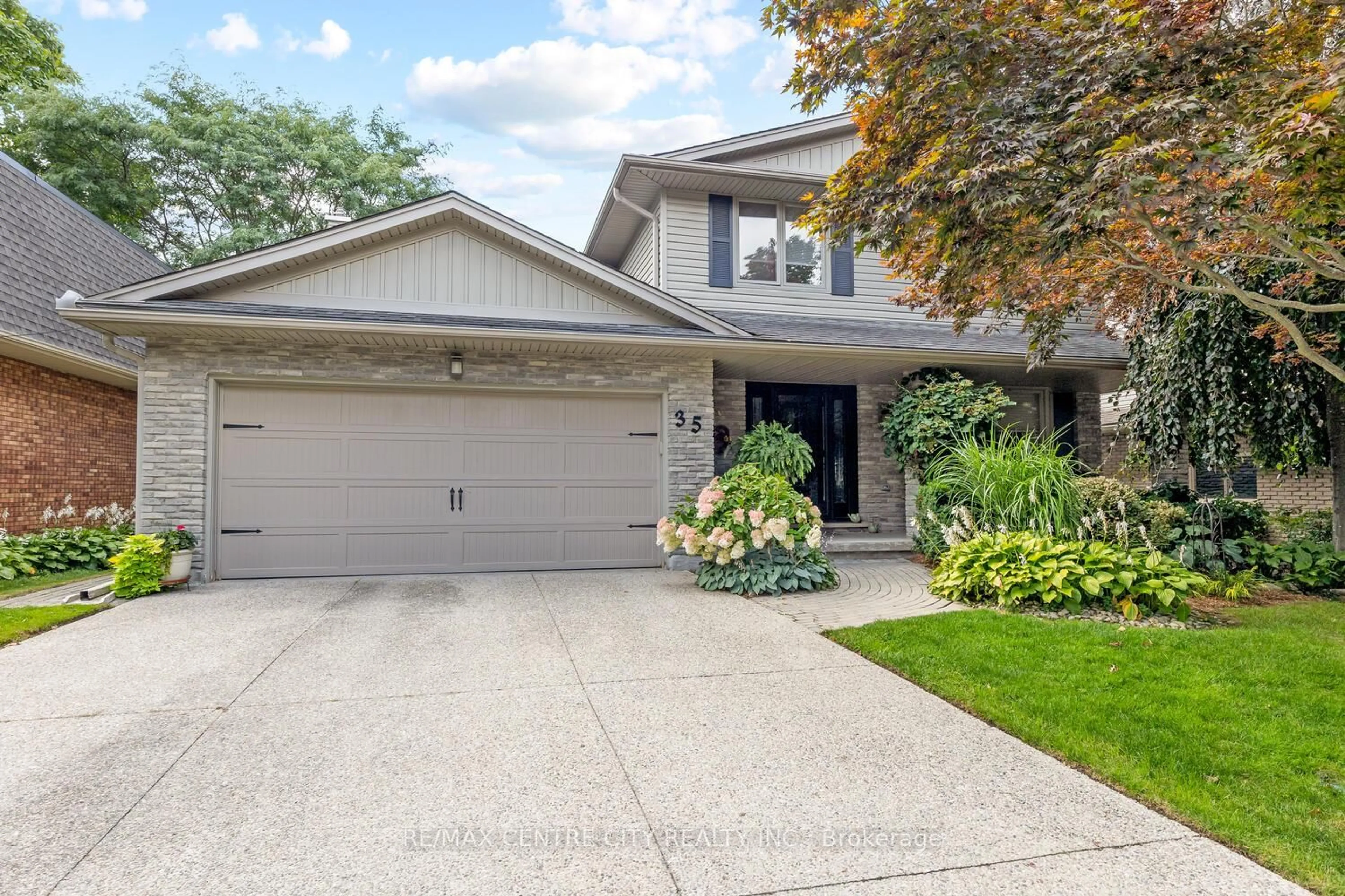 Unknown for 35 Pinegrove Cres, London South Ontario N6J 3Y8