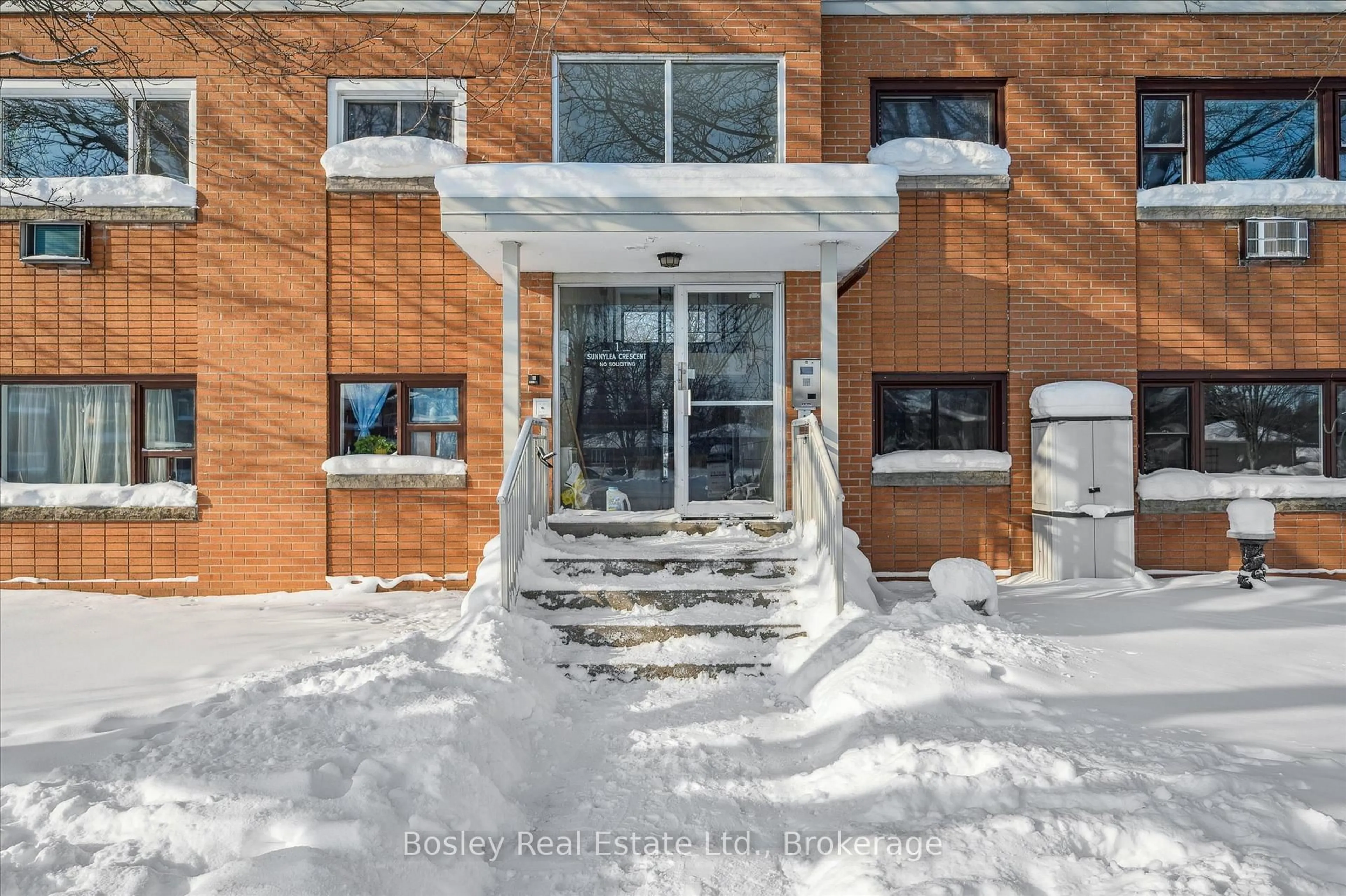Indoor foyer for 1 Sunnylea Cres #2, Guelph Ontario N1E 1W1