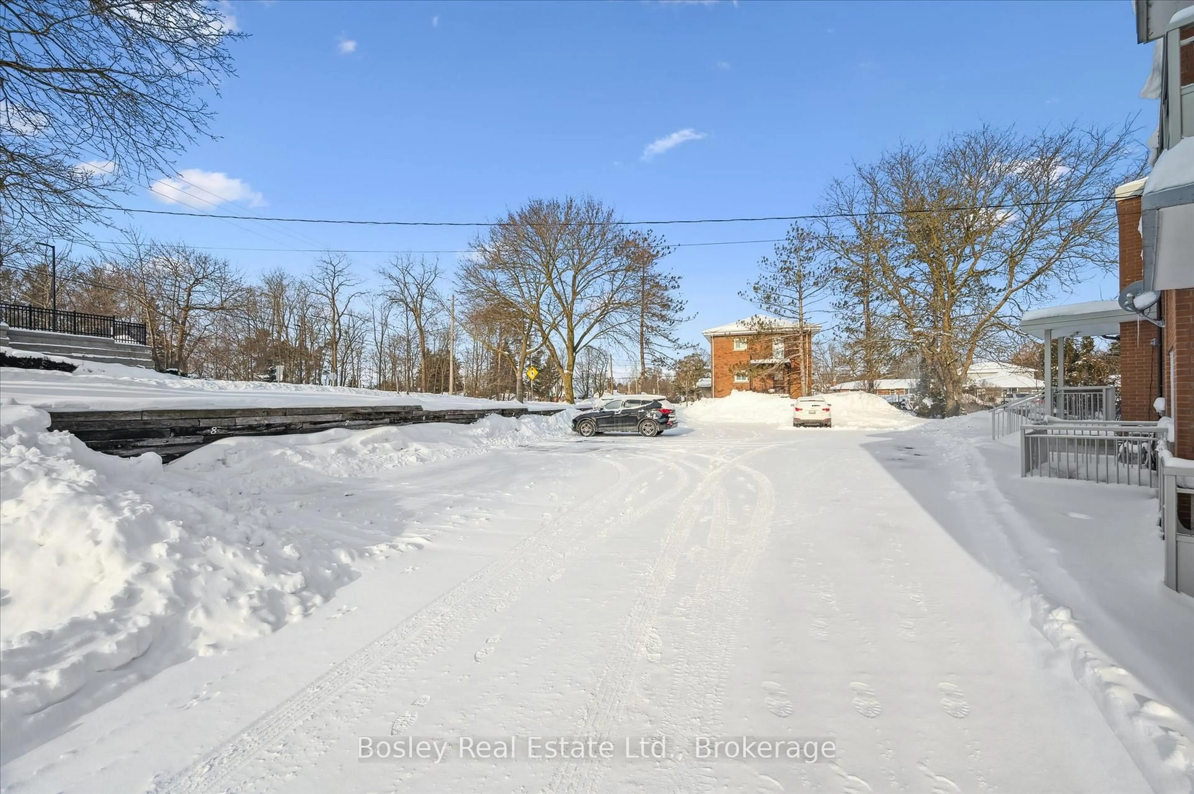 A pic from outside/outdoor area/front of a property/back of a property/a pic from drone, street for 1 Sunnylea Cres #2, Guelph Ontario N1E 1W1