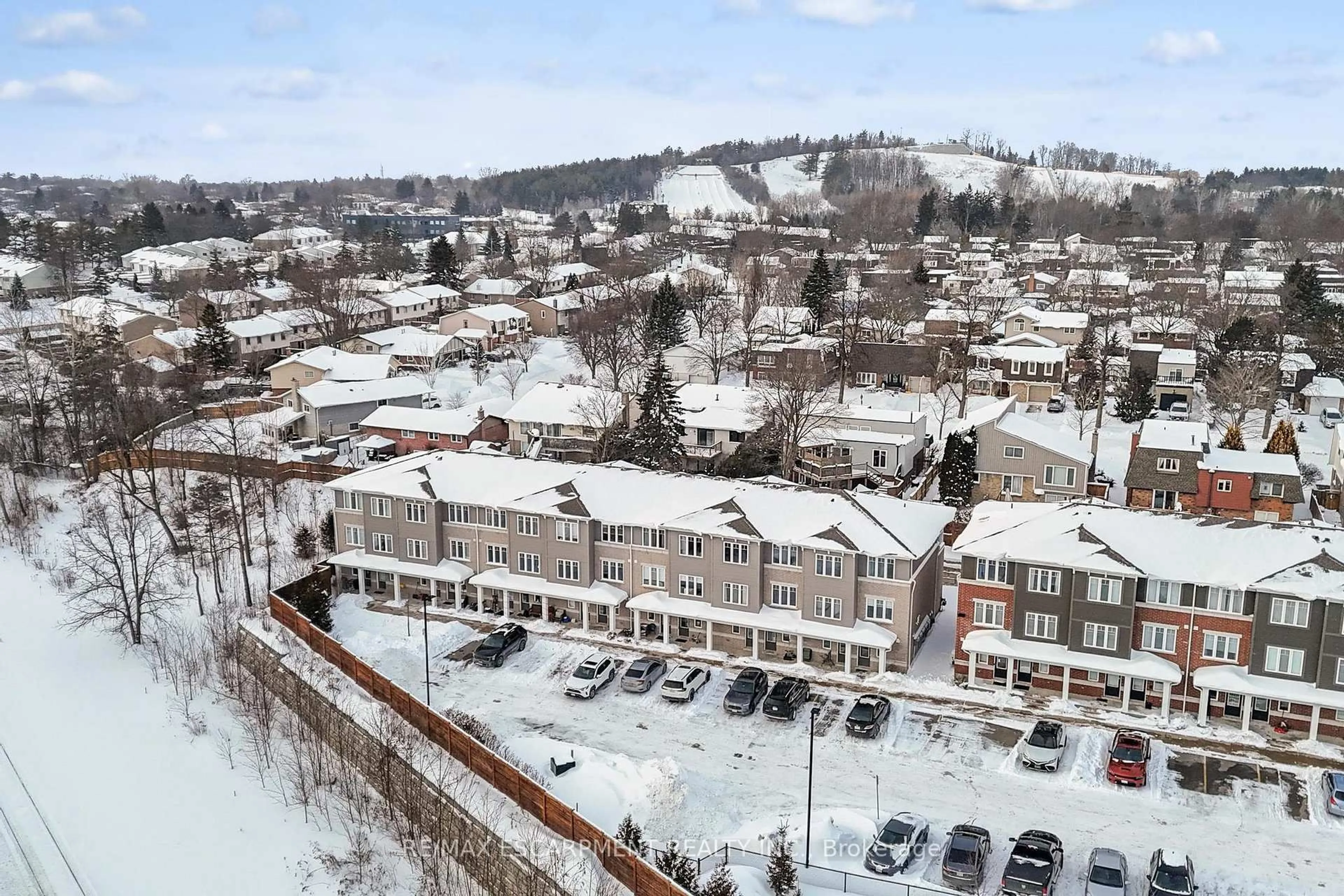 A pic from outside/outdoor area/front of a property/back of a property/a pic from drone, mountain view for 24 Morrison Rd #A7, Kitchener Ontario N2A 0L1