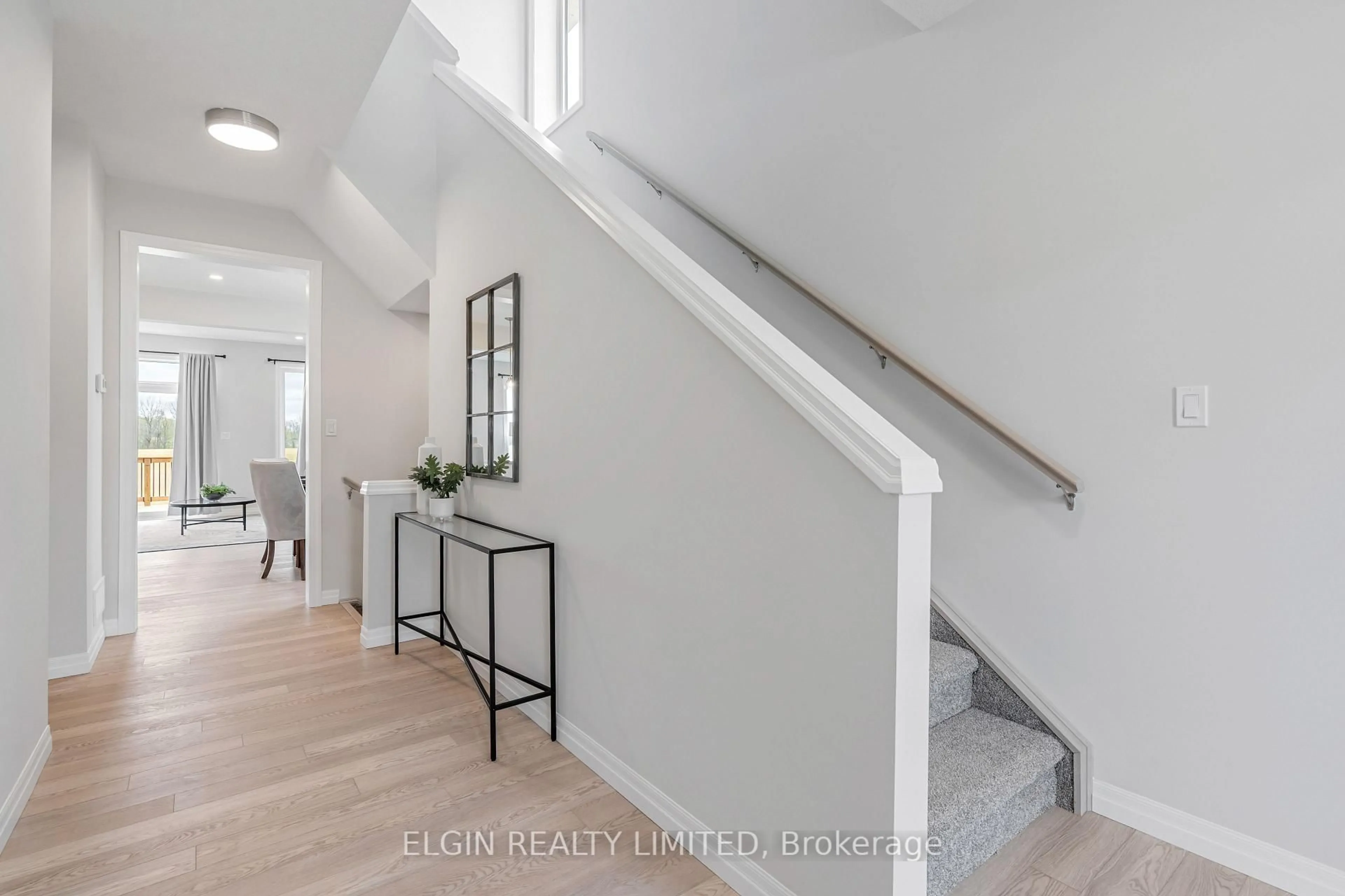 Indoor entryway for 29 Braun Ave, Tillsonburg Ontario N4G 0K5