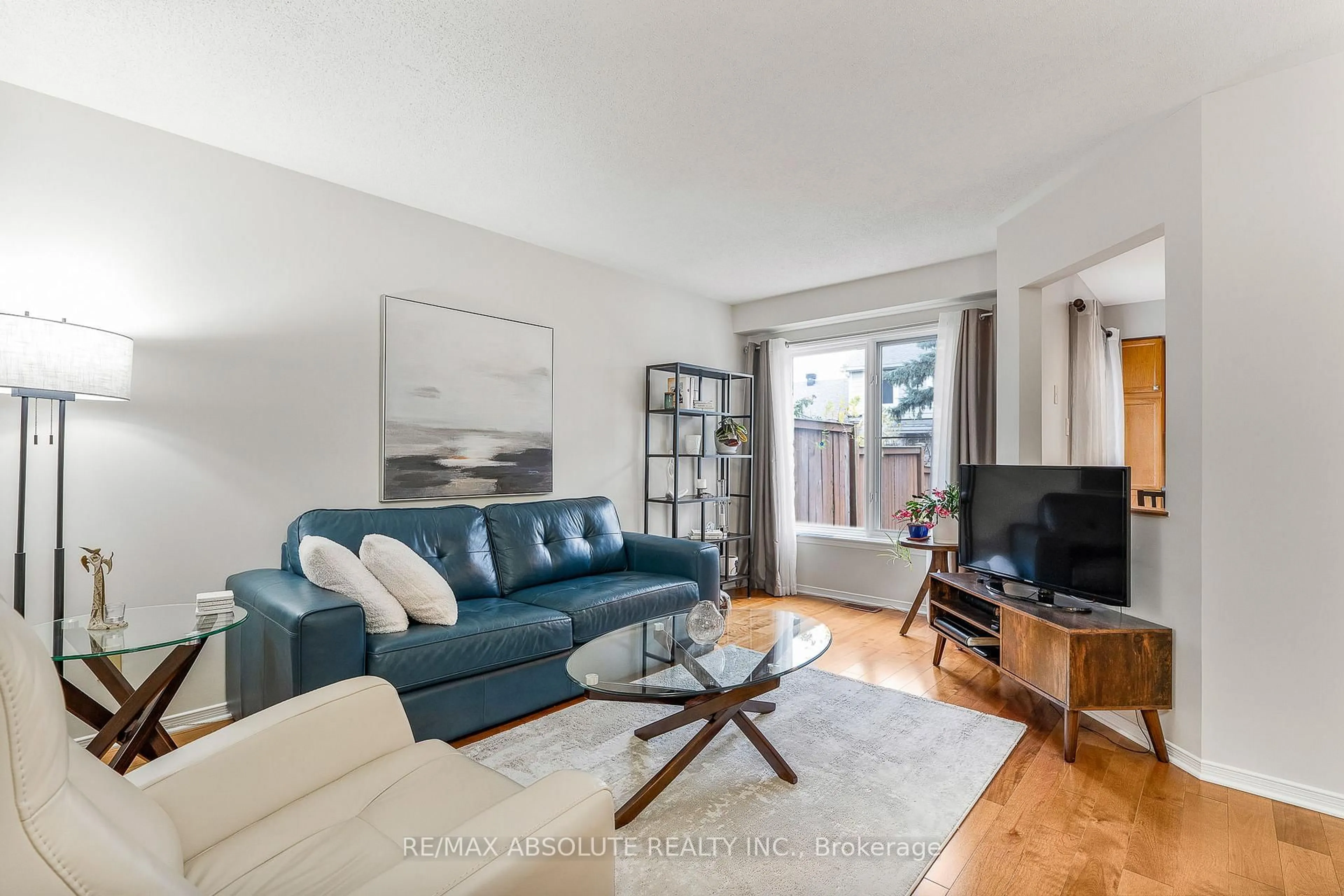 Living room with furniture, unknown for 11 Foxden Pl, Ottawa Ontario K1G 6A5