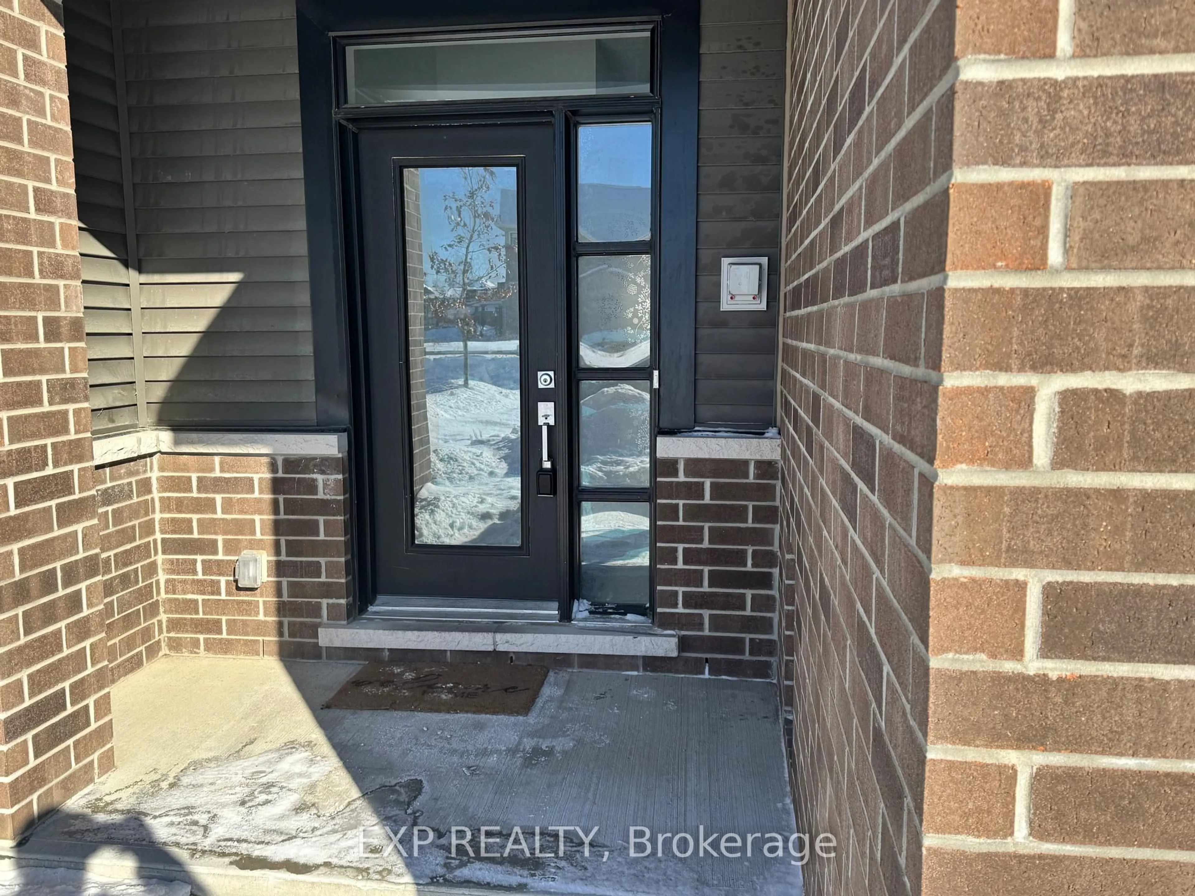 Indoor entryway for 2063 Caltra Cres, Ottawa Ontario K2J 6V4
