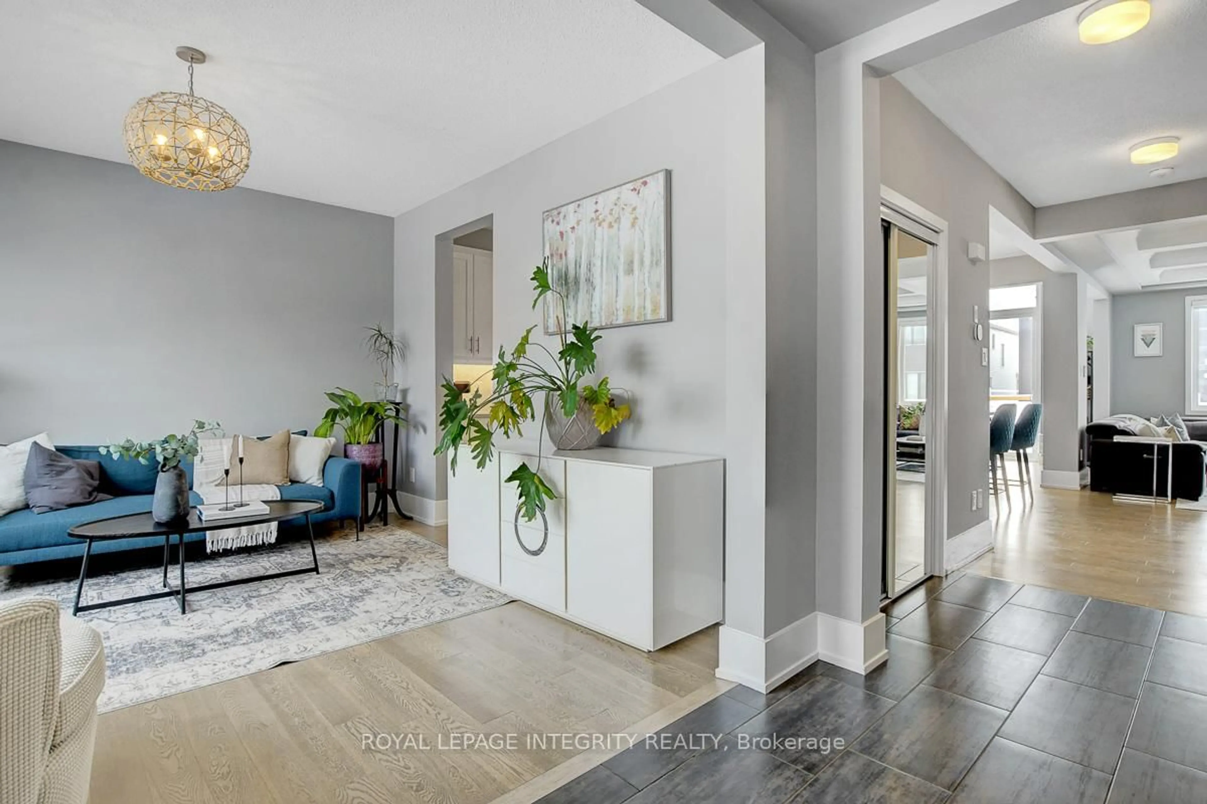 Indoor entryway for 129 Reliance Rdge, Ottawa Ontario K2V 0R3