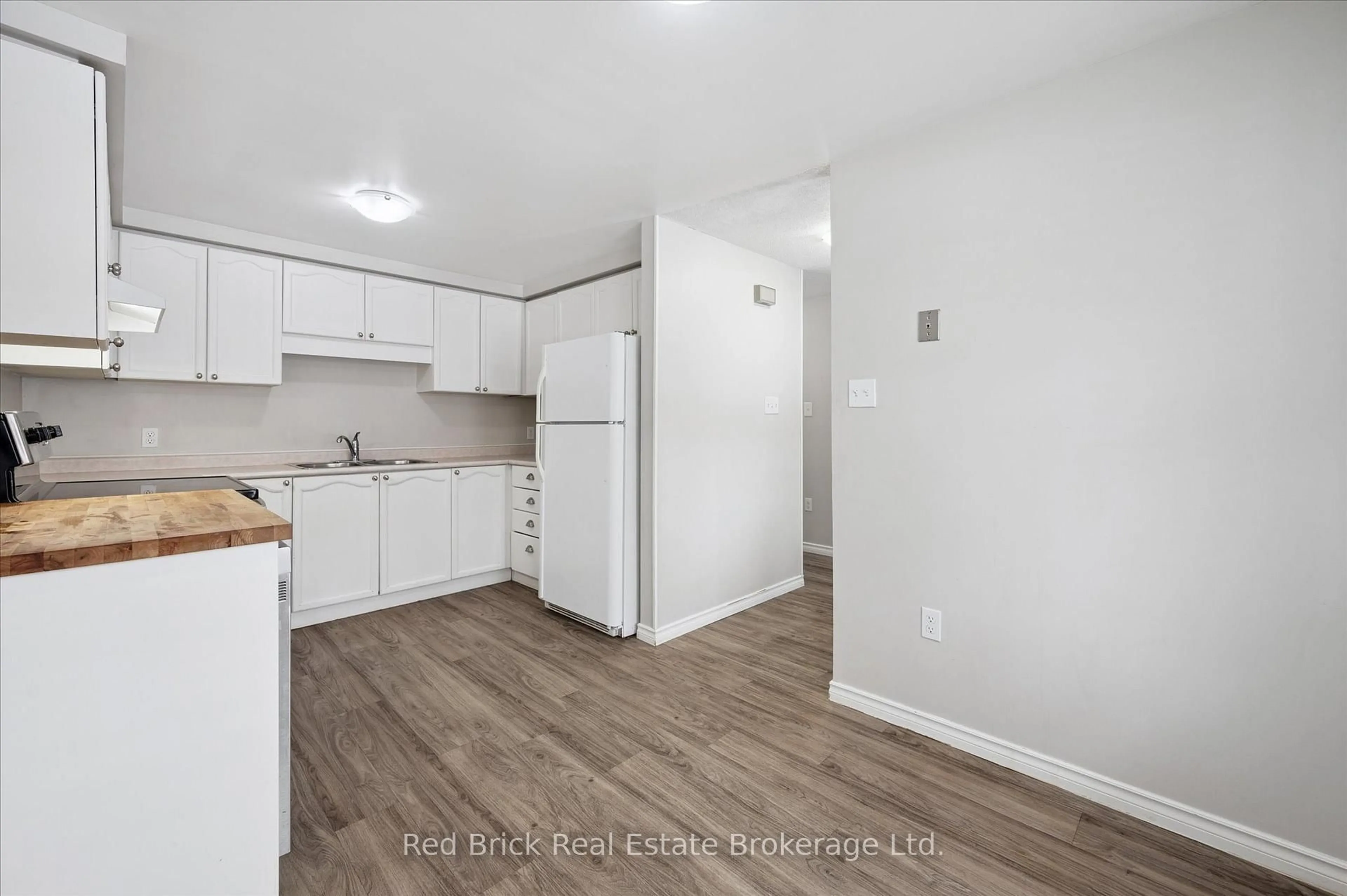 Standard kitchen, unknown for 180 Marksam Rd #41, Guelph Ontario N1H 8G4