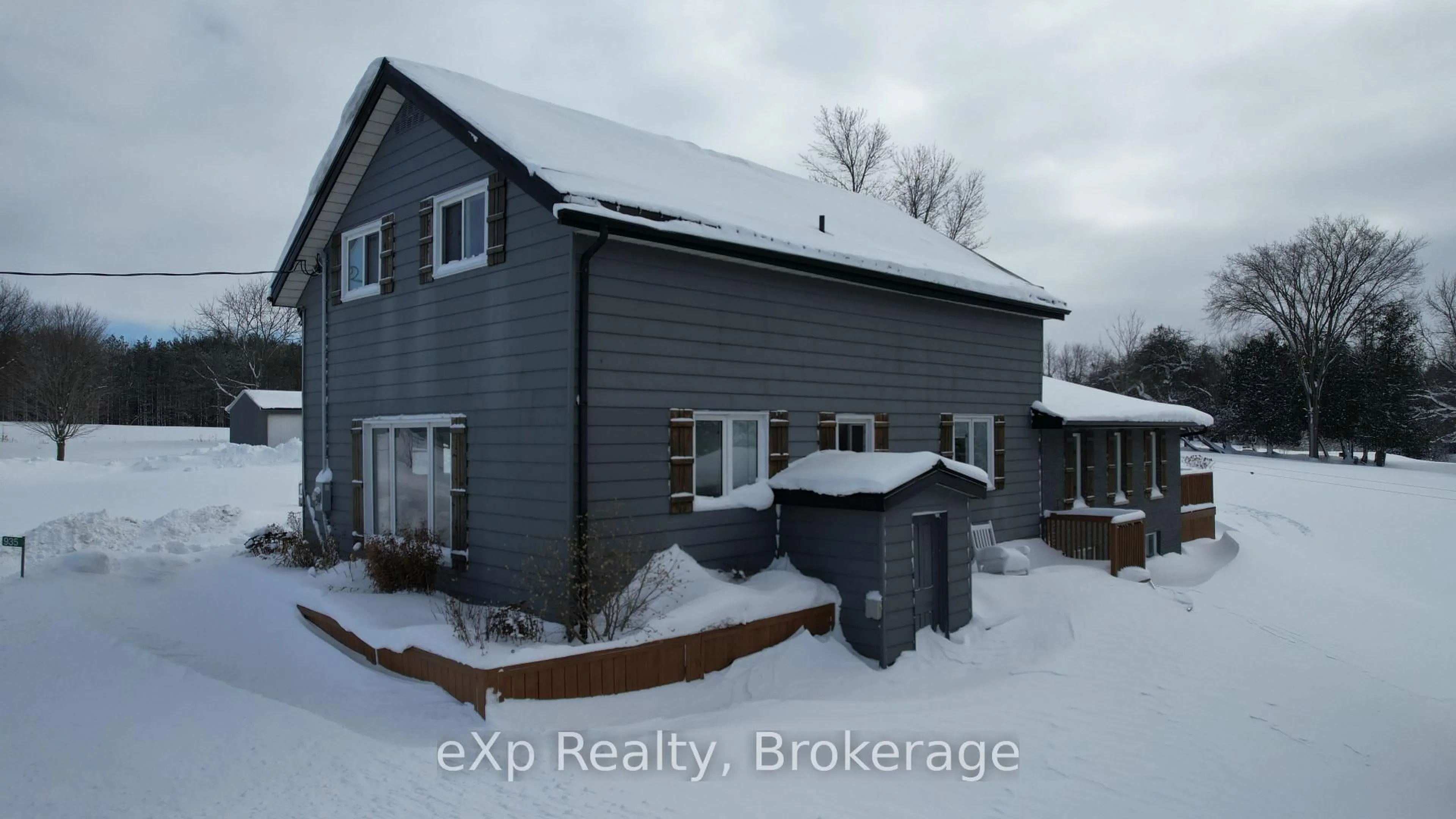 A pic from outside/outdoor area/front of a property/back of a property/a pic from drone, building for 935 Concession 10 Rd, South Bruce Ontario N0G 2J0