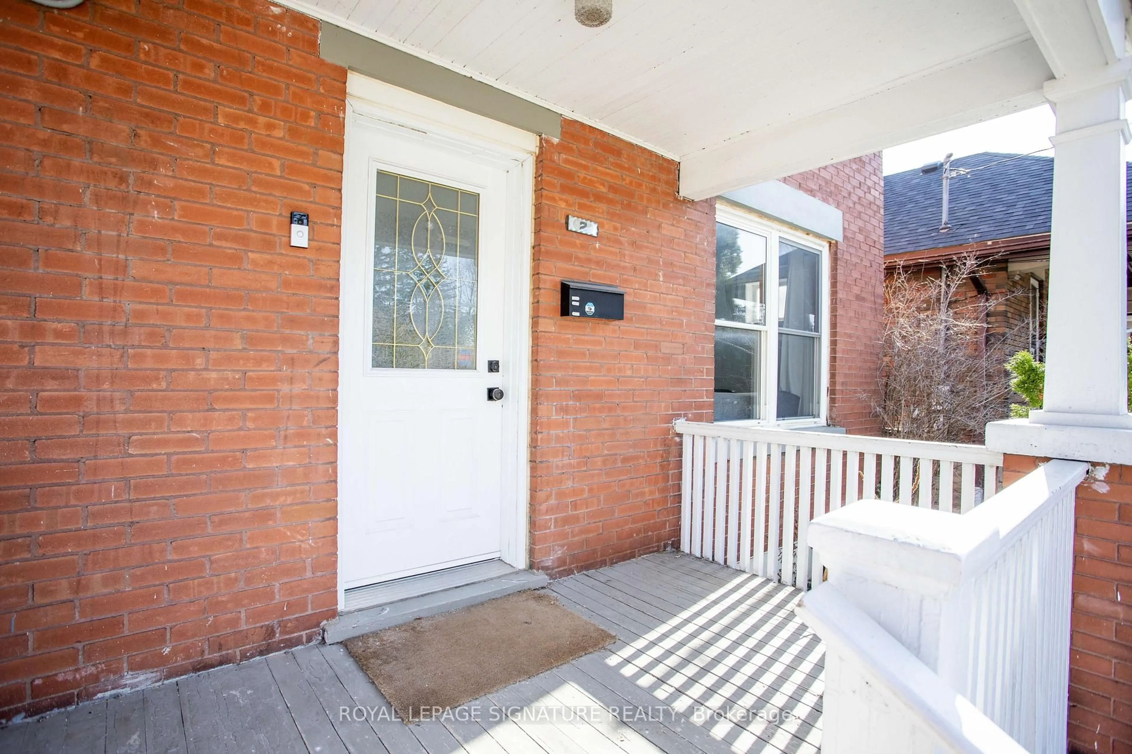 Indoor entryway for 2 McDonald Ave, London North Ontario N6G 1B1