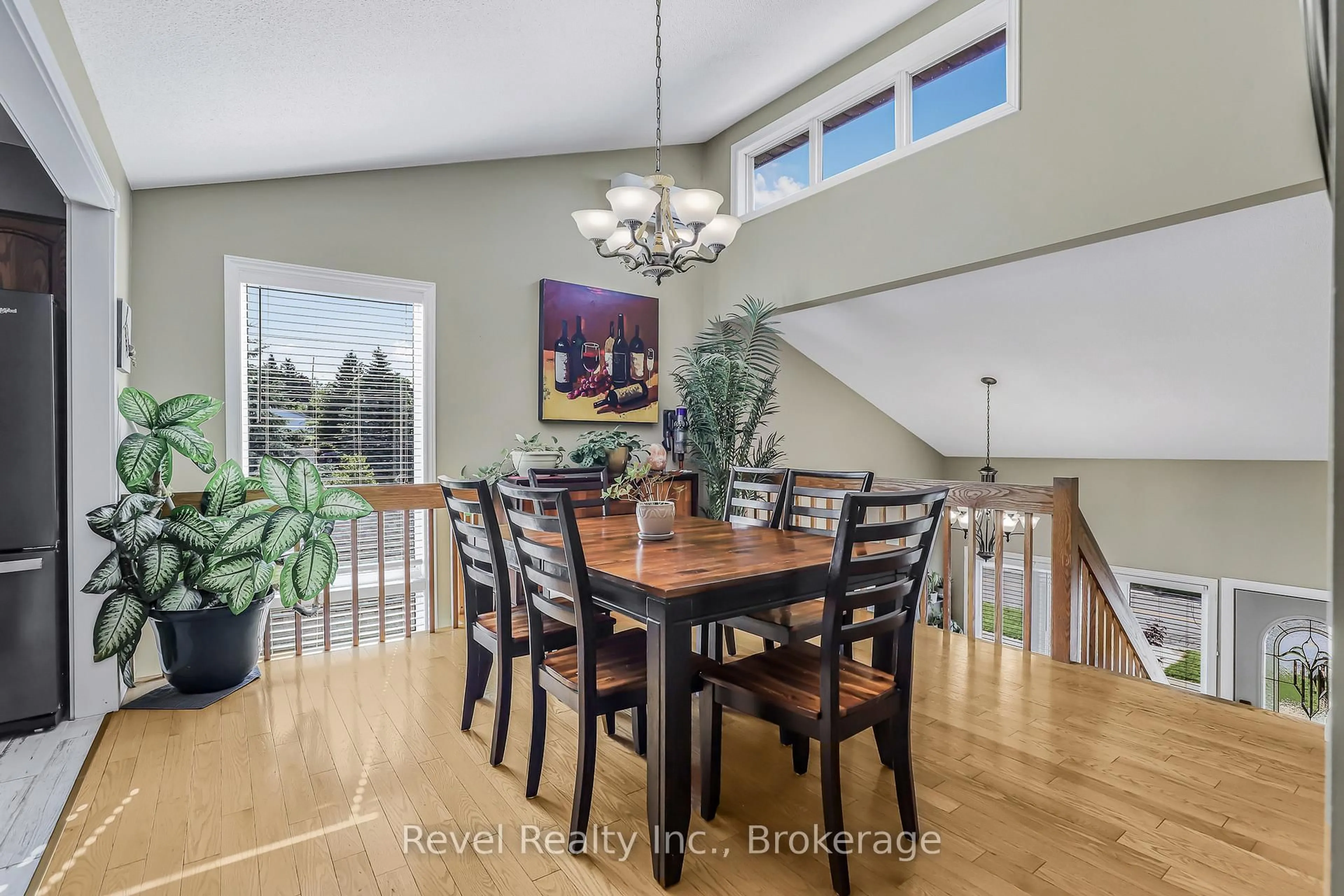 Dining room, unknown for 786 8th St, Owen Sound Ontario N4K 1L9