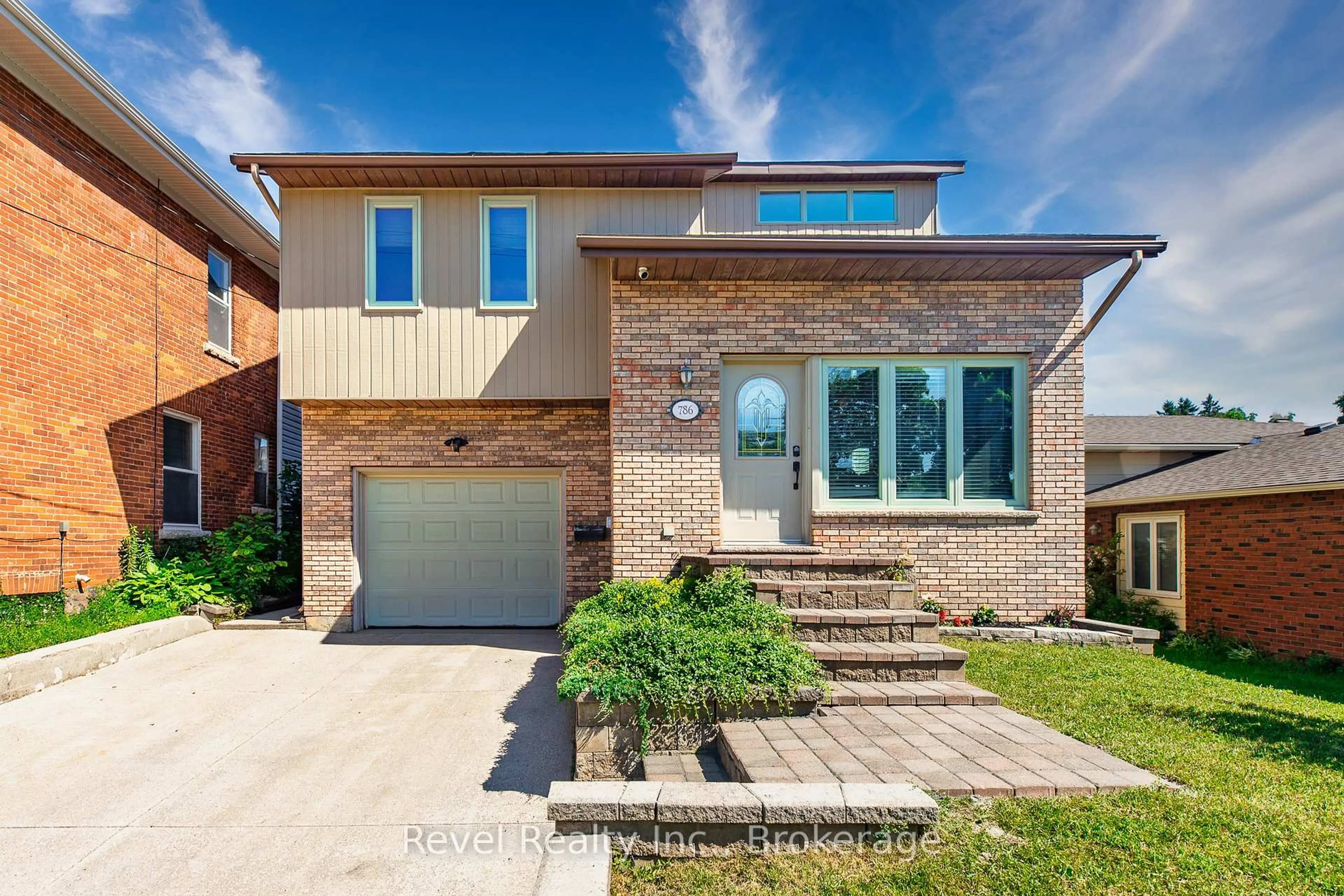 Home with brick exterior material, street for 786 8th St, Owen Sound Ontario N4K 1L9