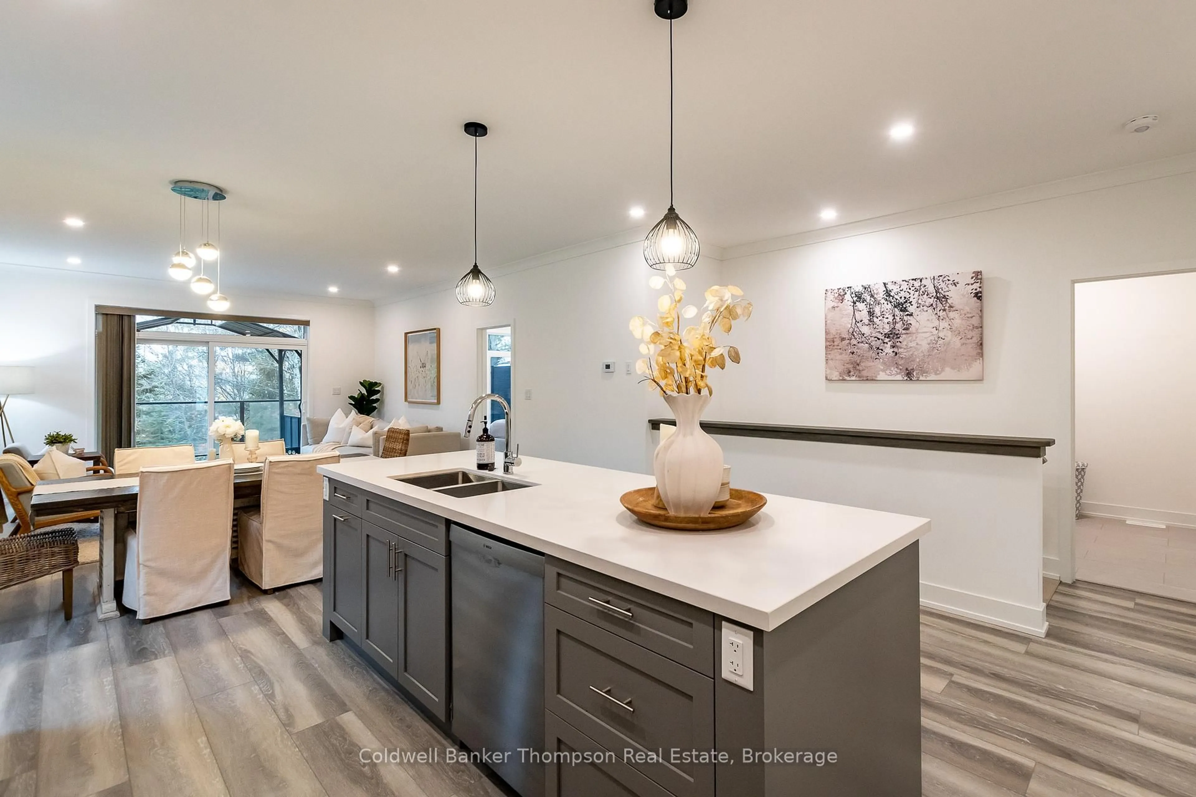 Open concept kitchen, ceramic/tile floor for 37 Jack St, Huntsville Ontario P1H 0G4