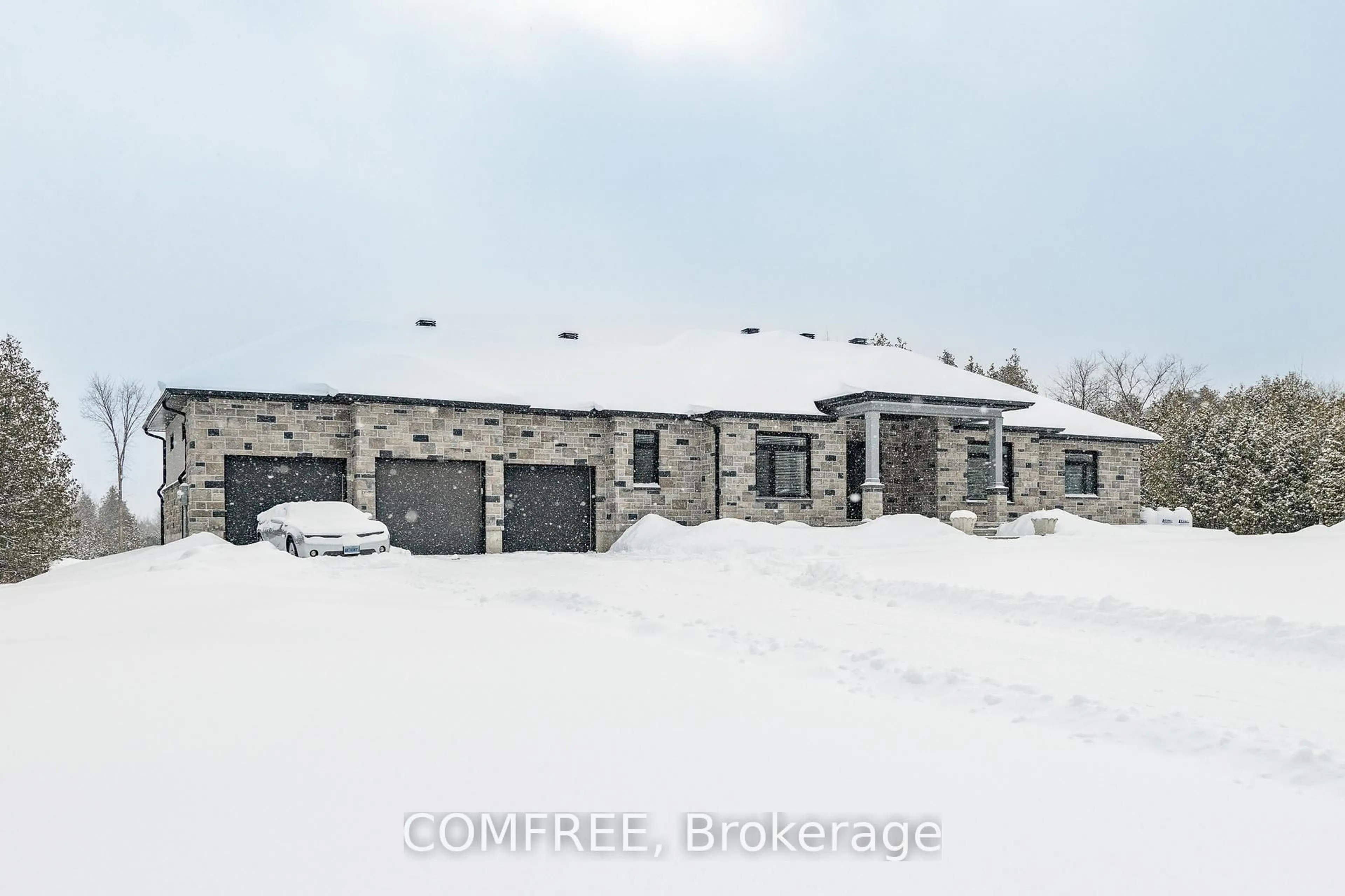 A pic from outside/outdoor area/front of a property/back of a property/a pic from drone, building for 6264 Nick Adams Rd, Ottawa Ontario K4P 1H2