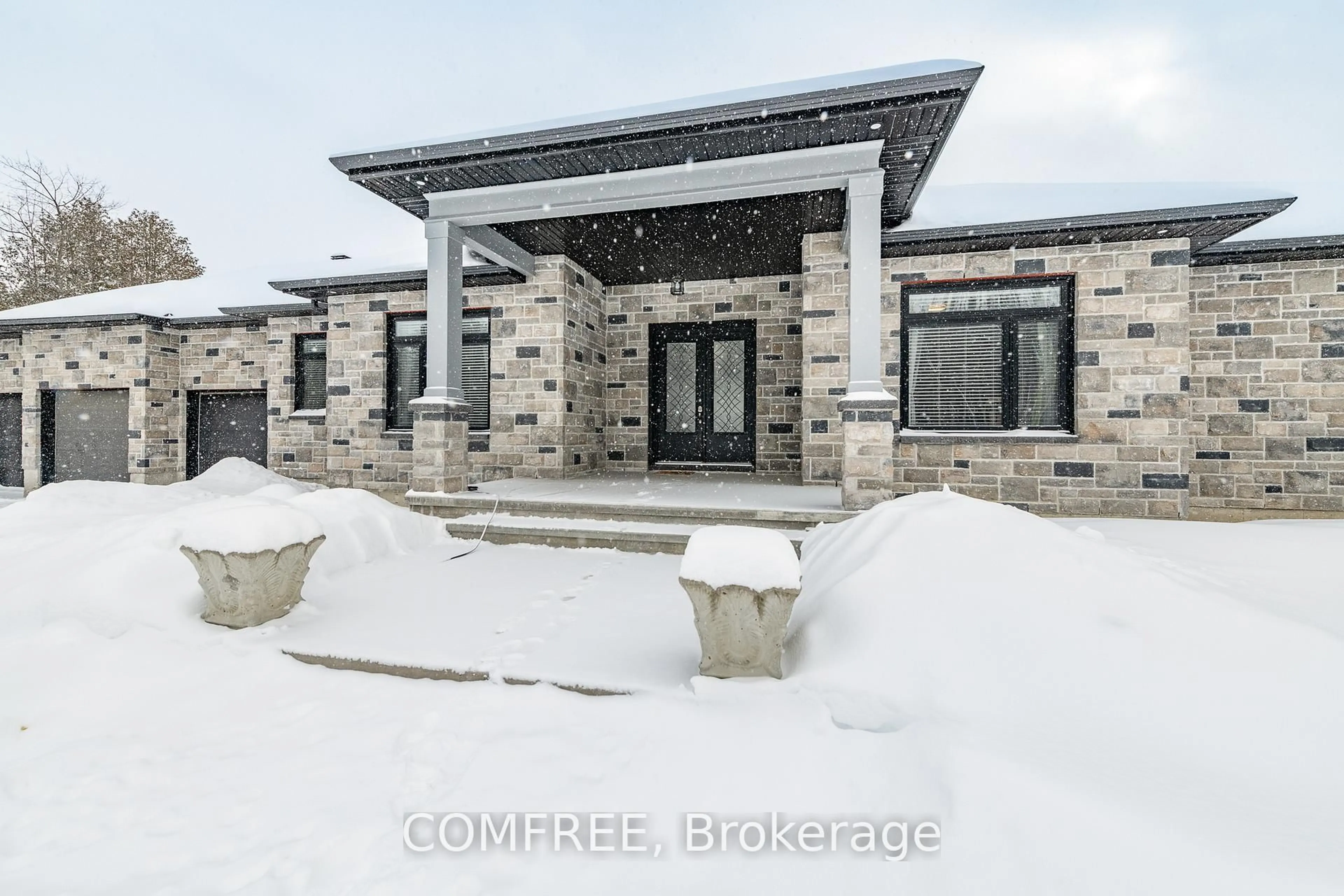 Home with brick exterior material, building for 6264 Nick Adams Rd, Ottawa Ontario K4P 1H2