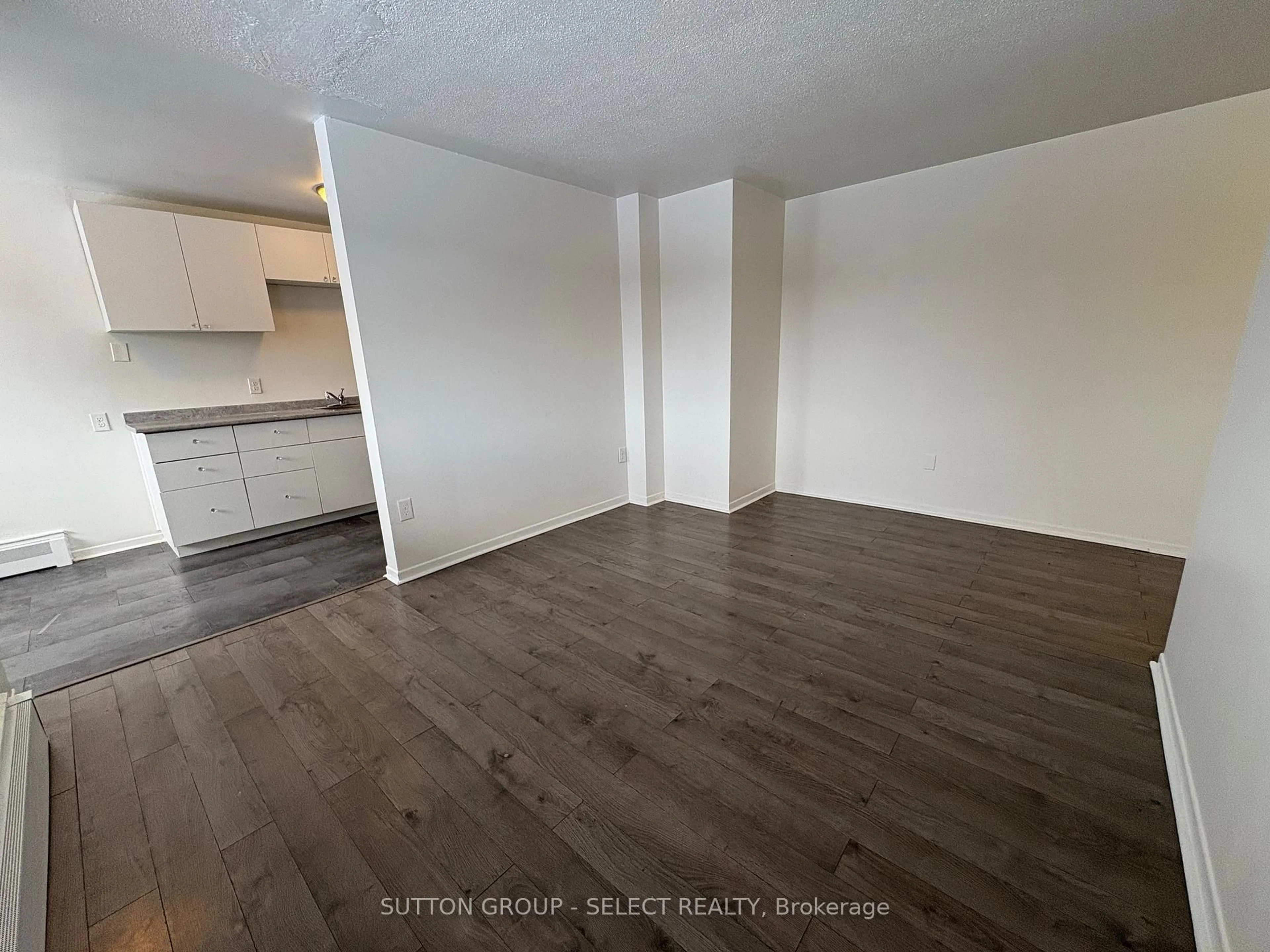 A pic of a room for 1174 Hamilton Rd #308, London East Ontario N5W 1A9