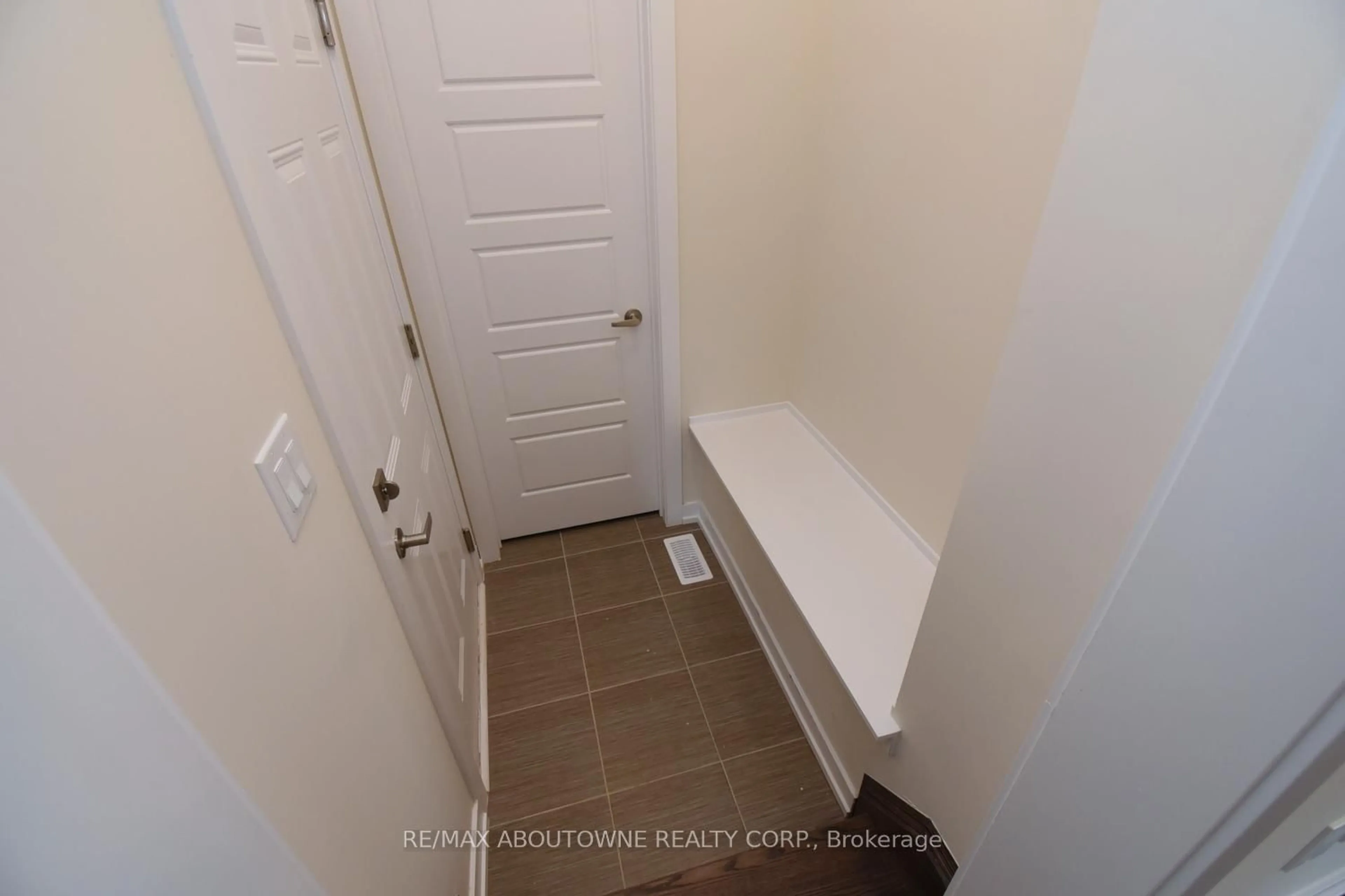 A pic of a room for 2 Sundin Dr, Haldimand Ontario N3W 0H1