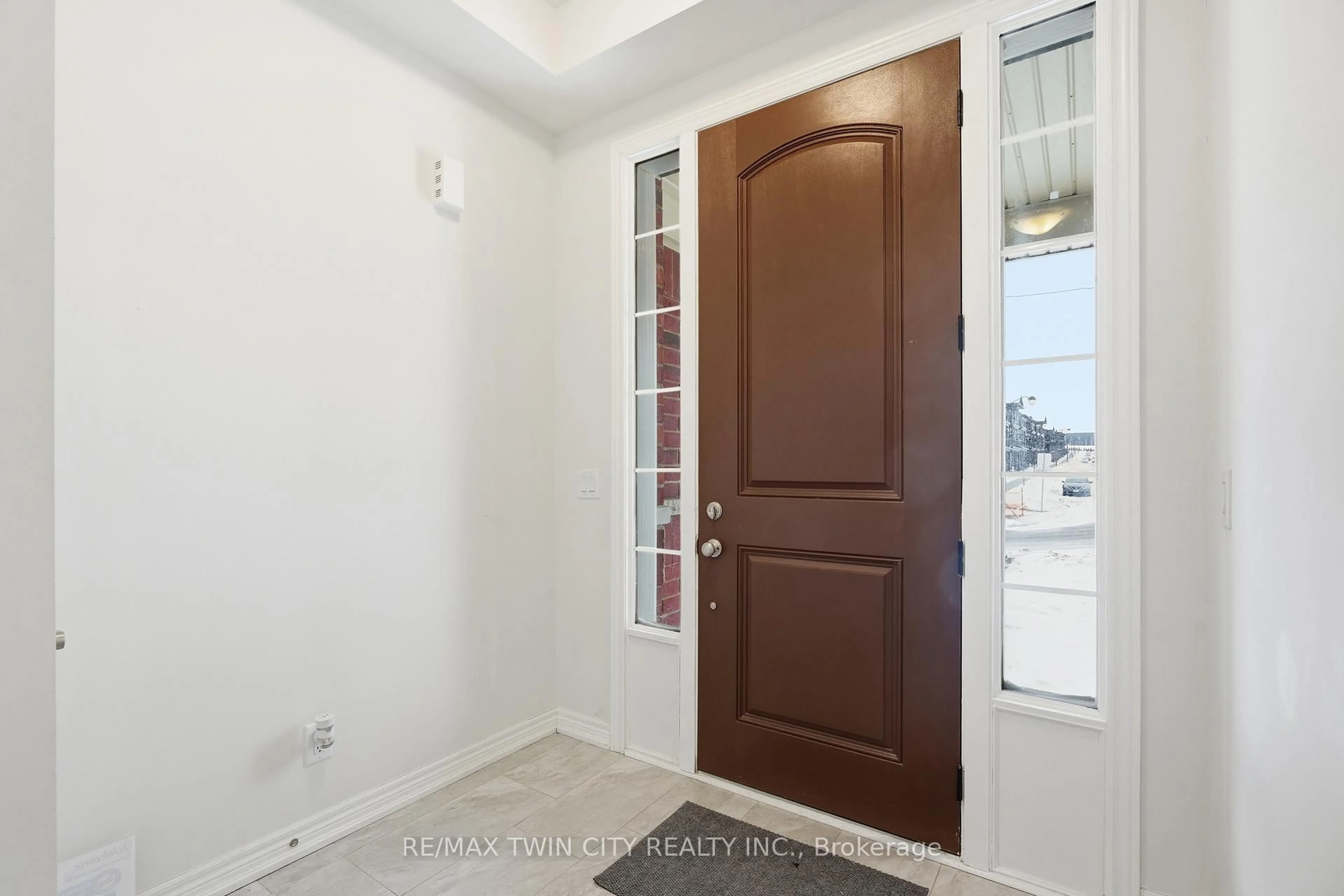 Indoor entryway for 624 Beckview Cres, Kitchener Ontario N2R 0R4