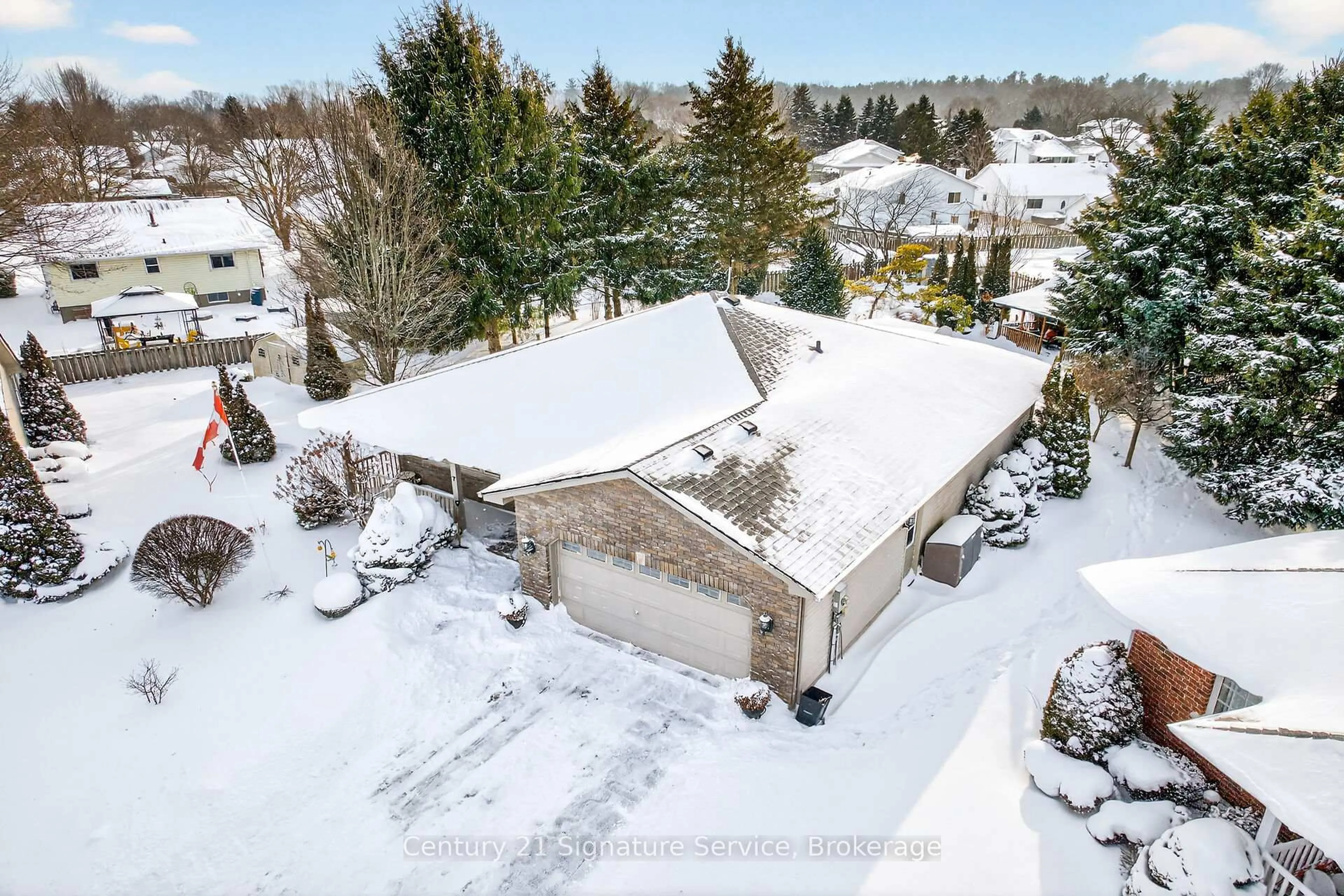 A pic from outside/outdoor area/front of a property/back of a property/a pic from drone, street for 7 Schneider Dr, Norfolk Ontario N0A 1N4