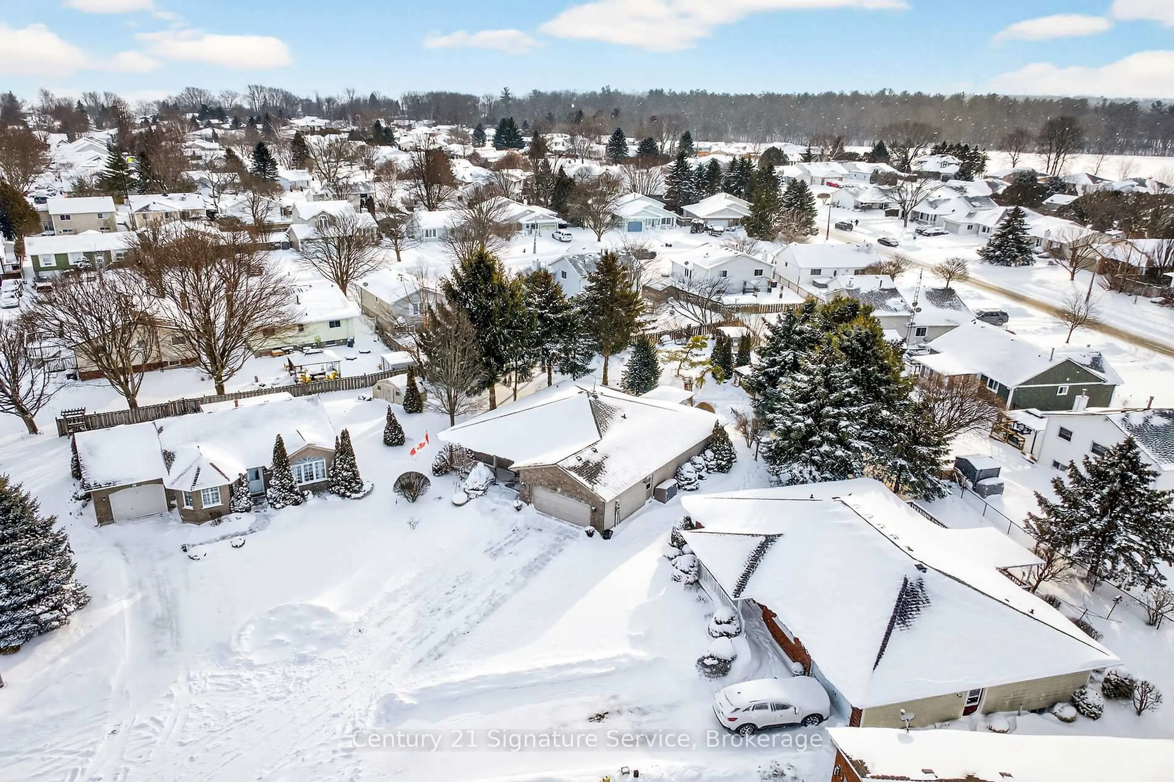 A pic from outside/outdoor area/front of a property/back of a property/a pic from drone, unknown for 7 Schneider Dr, Norfolk Ontario N0A 1N4
