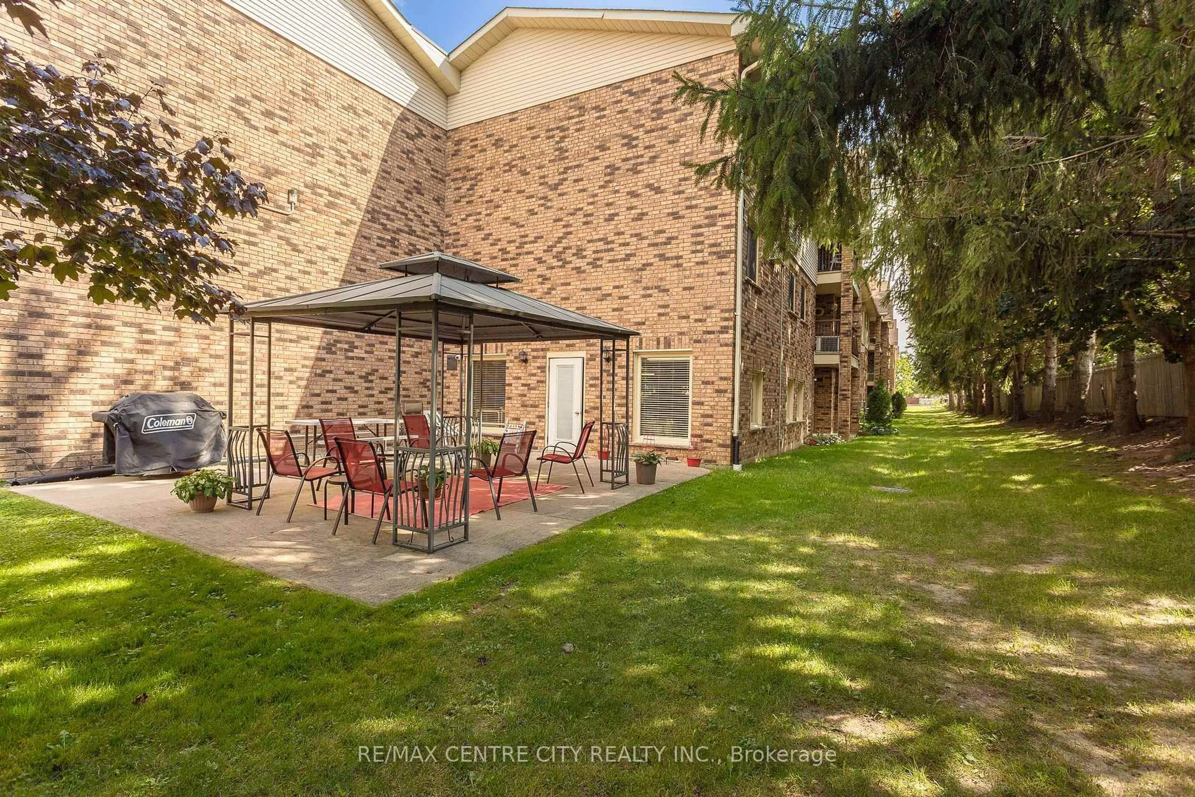 Patio, unknown for 440 Wellington St #109, St. Thomas Ontario N5R 5X5