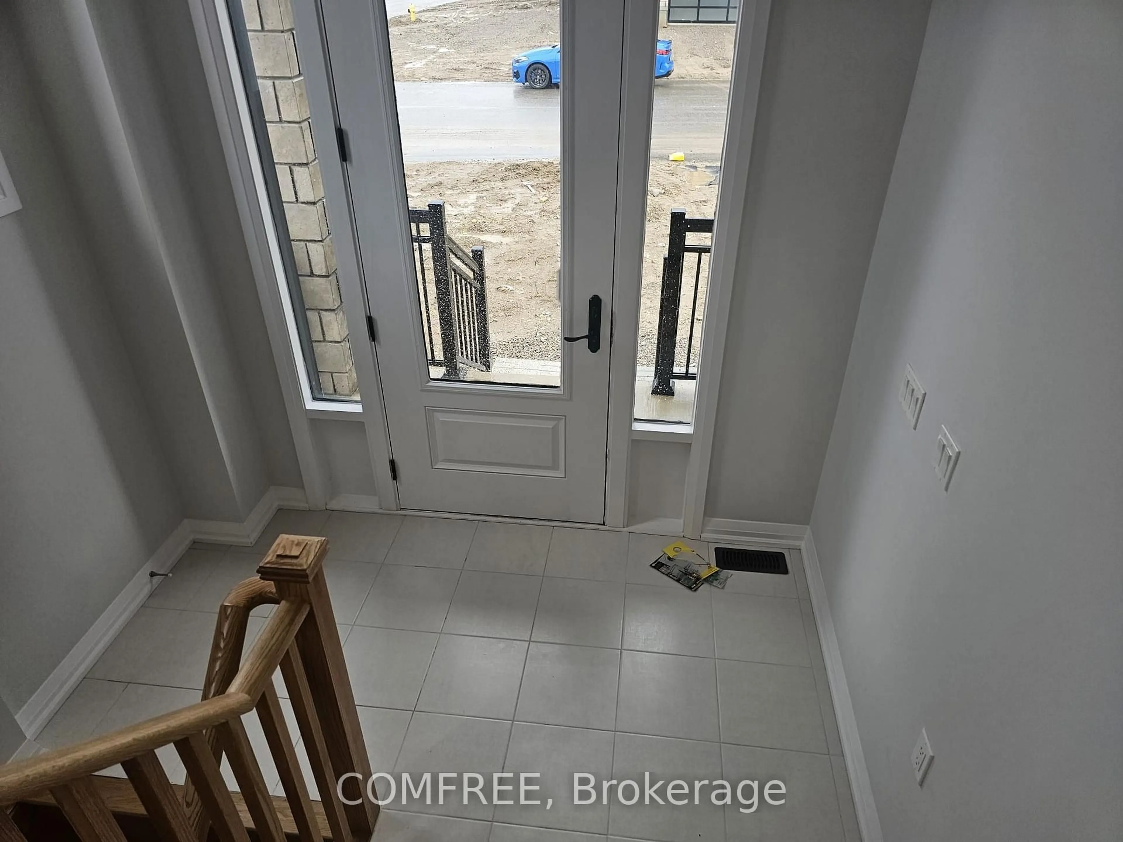 Indoor entryway for 548 Bedi Dr, Woodstock Ontario N4T 0P3