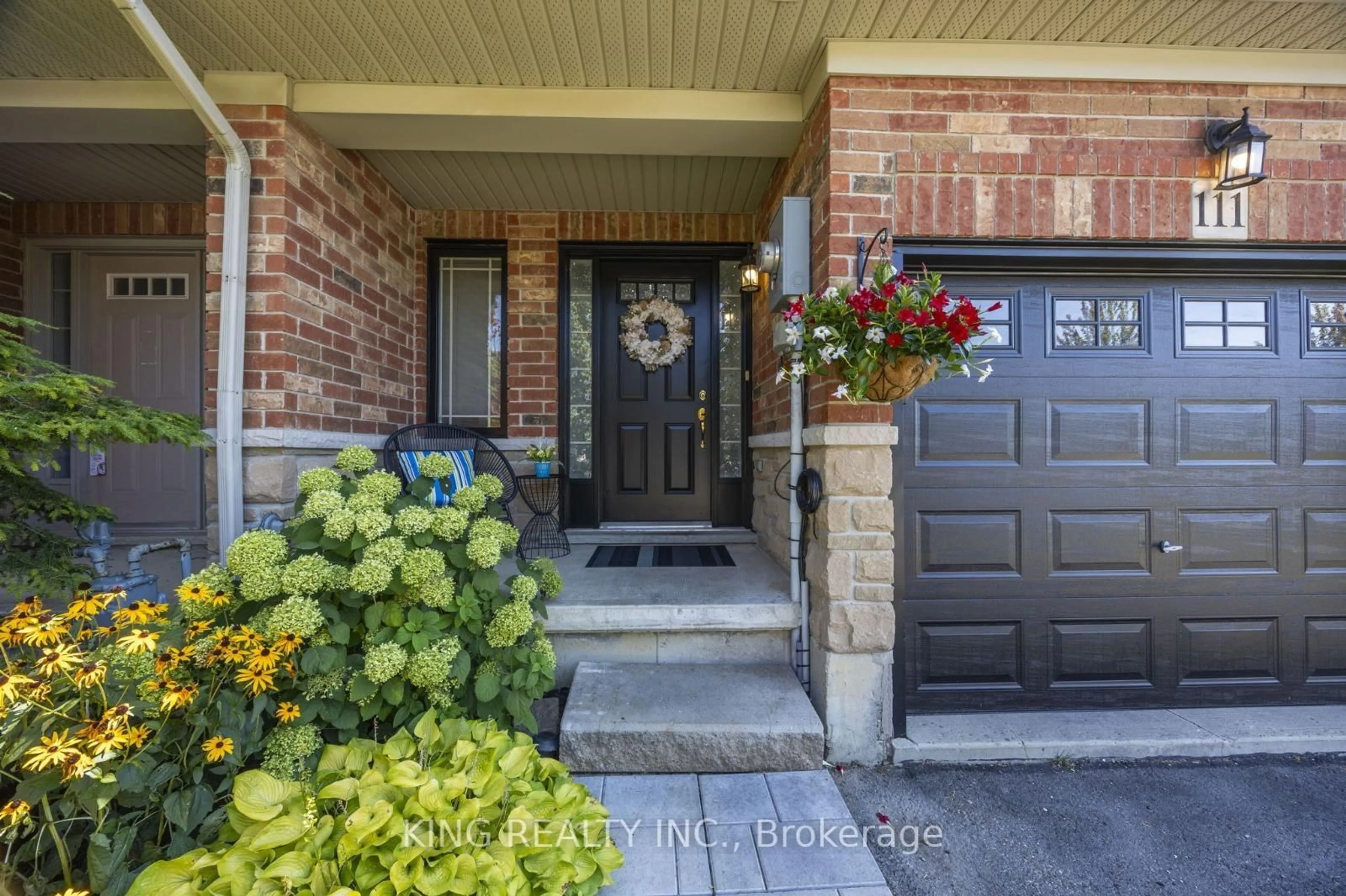 Indoor entryway for 111 Donald Bell Dr, Hamilton Ontario L0R 1C0
