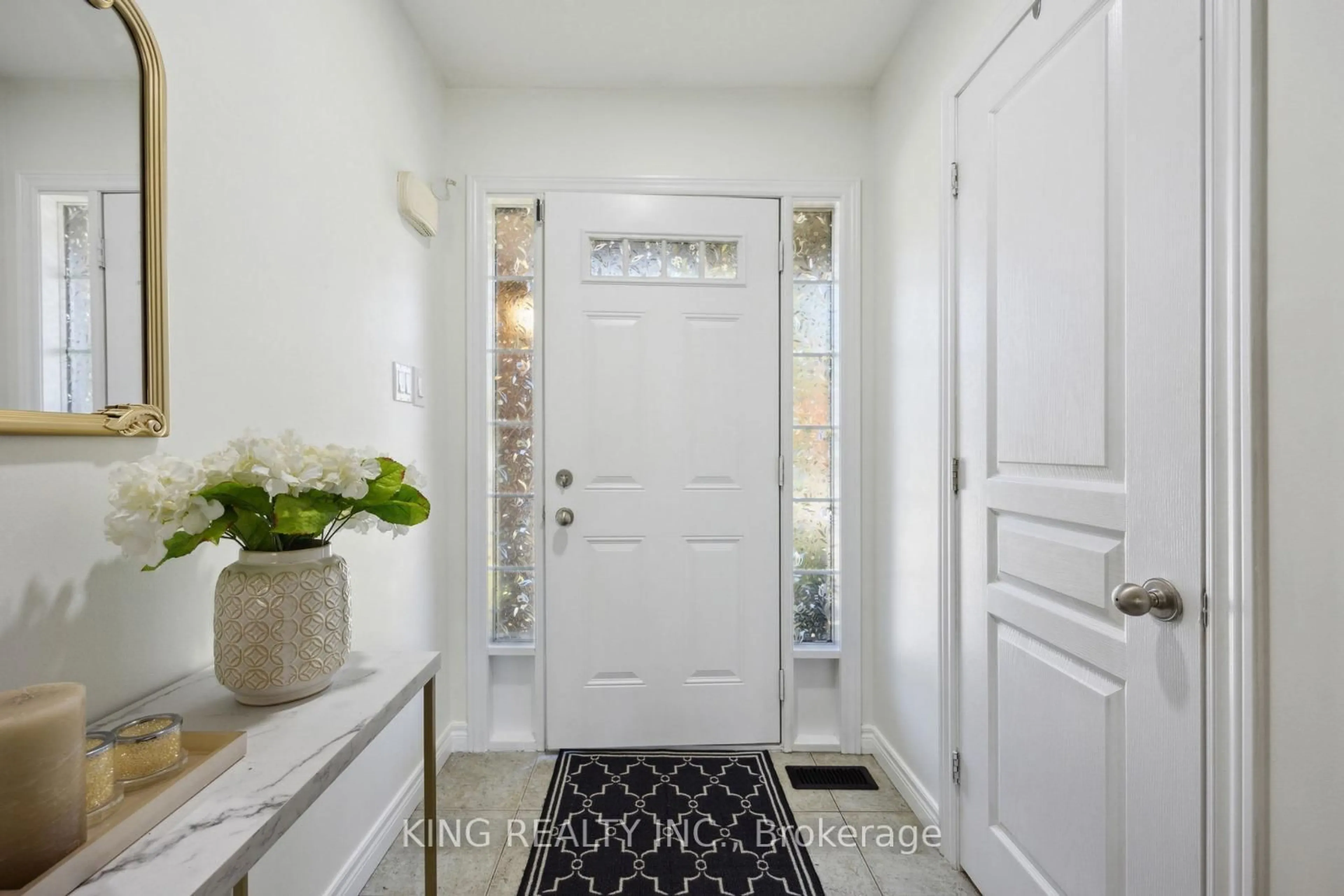 Indoor entryway for 111 Donald Bell Dr, Hamilton Ontario L0R 1C0