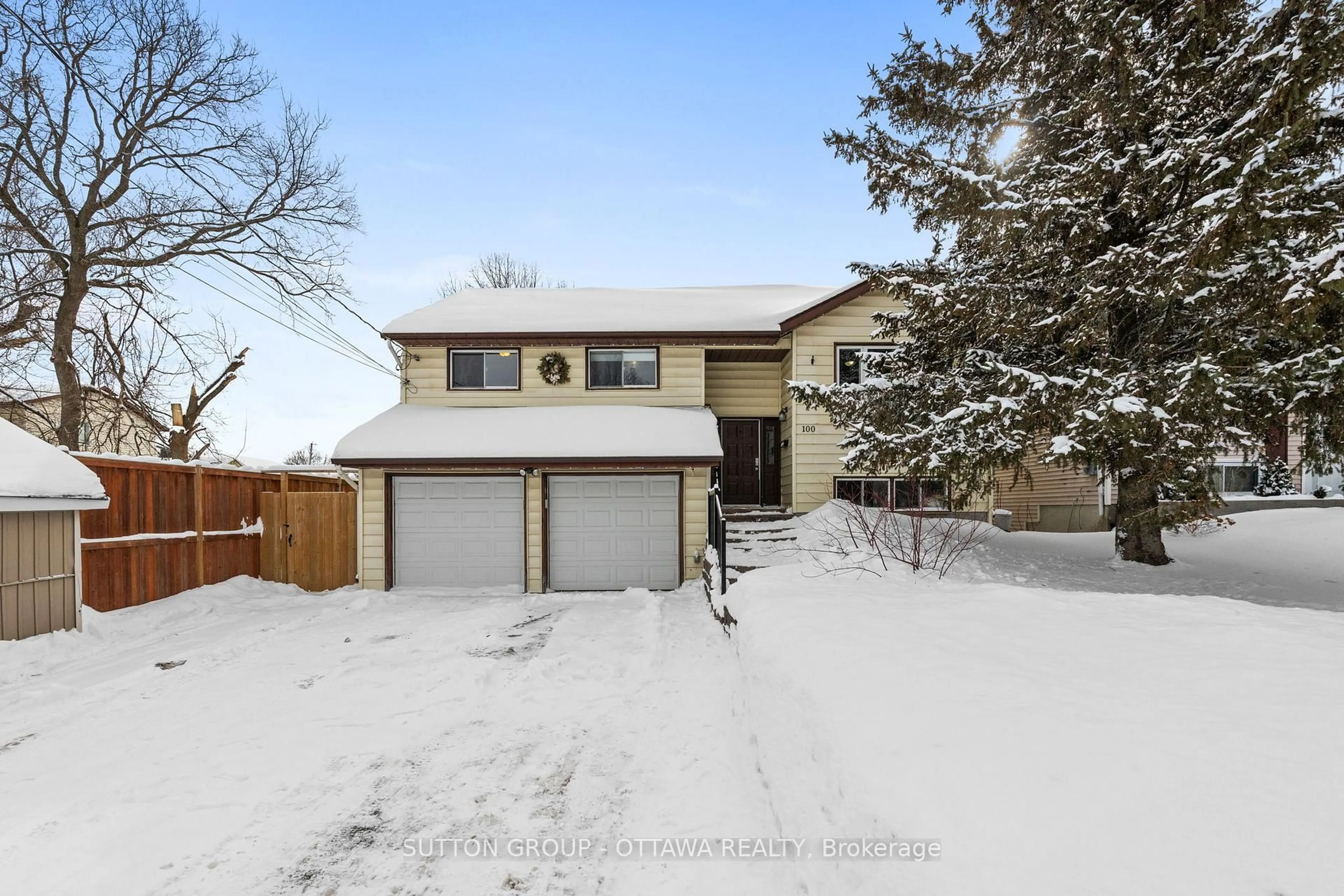 Unknown for 100 Arthur St, Carleton Place Ontario K7C 1C3