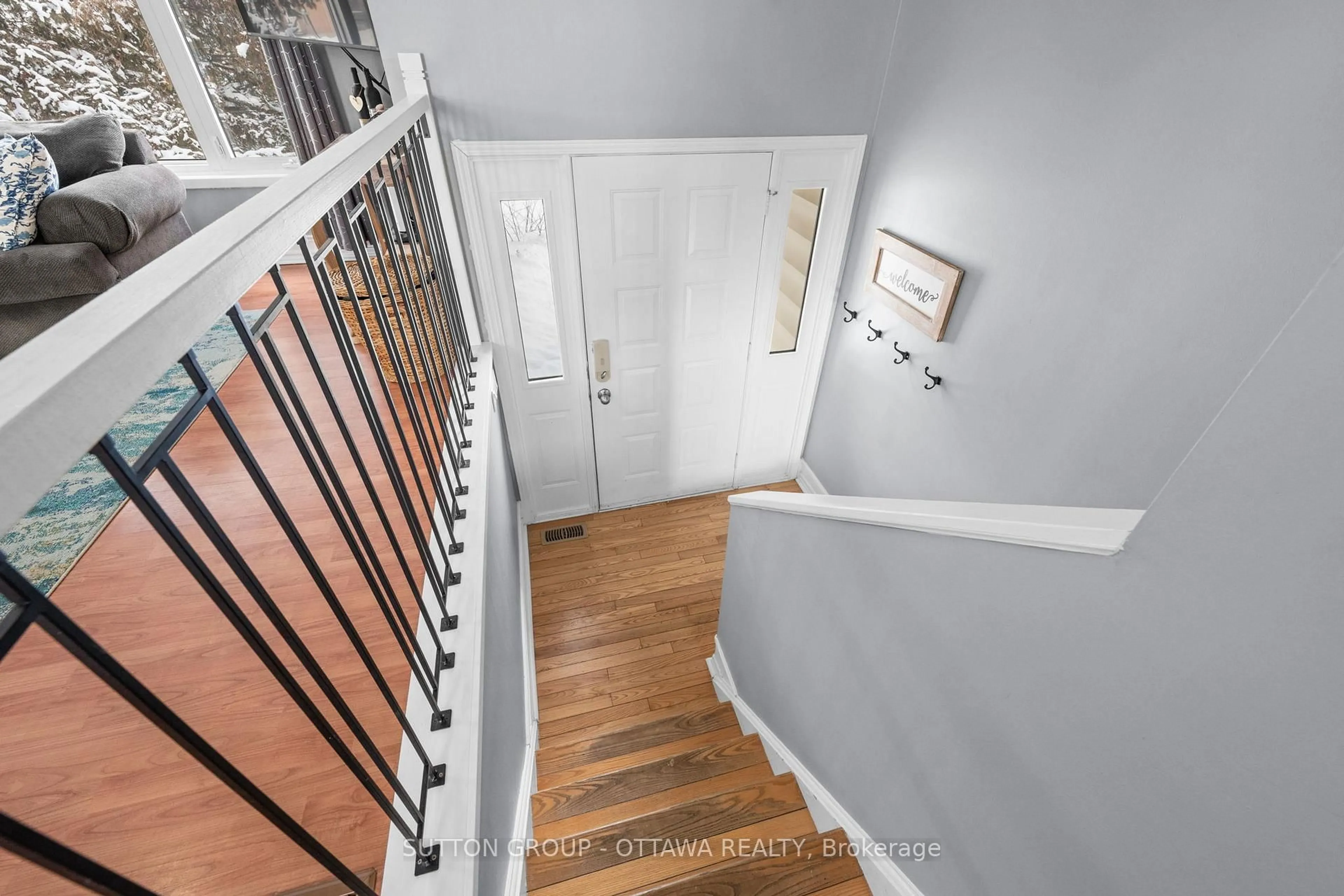 Stairs for 100 Arthur St, Carleton Place Ontario K7C 1C3