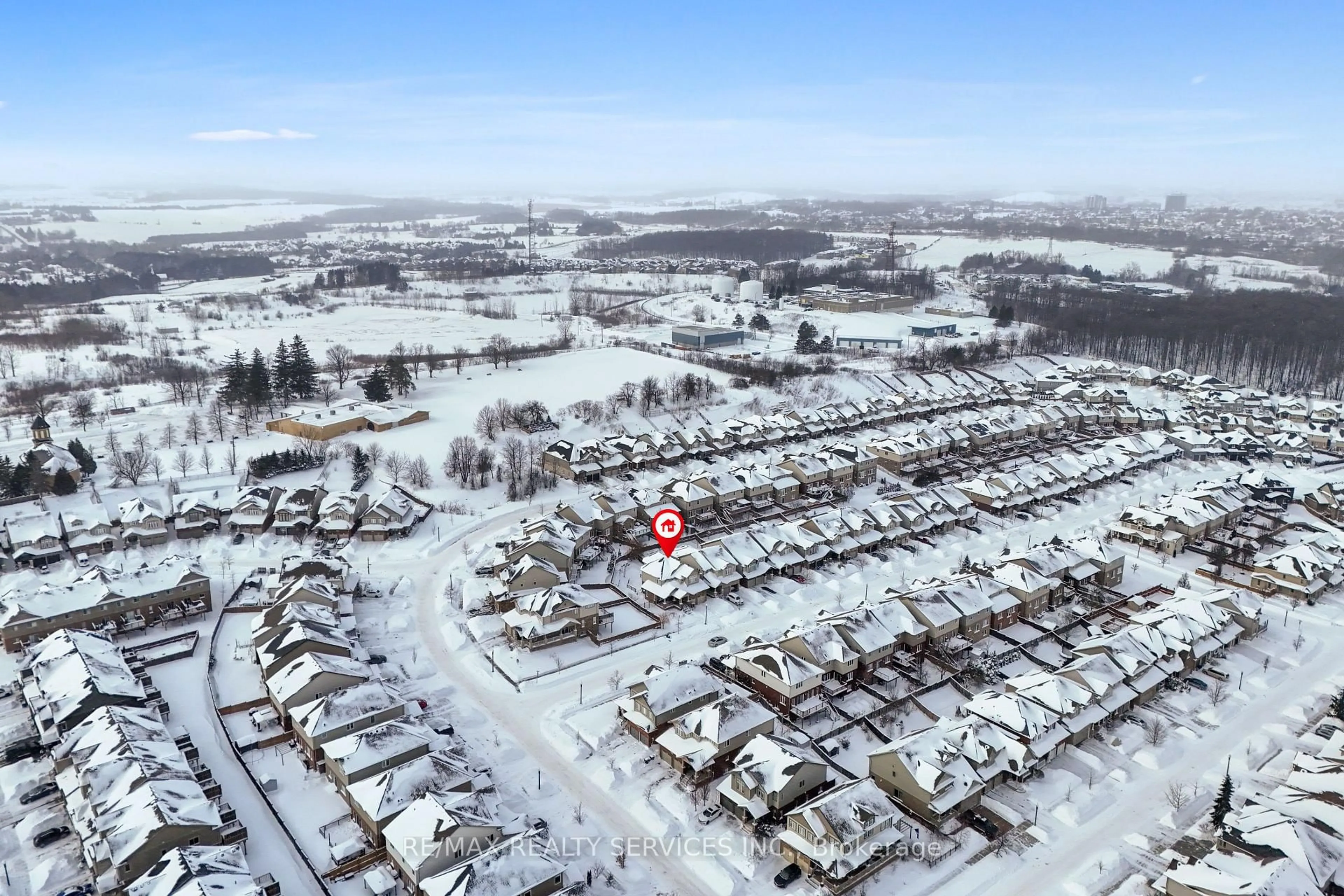 A pic from outside/outdoor area/front of a property/back of a property/a pic from drone, street for 906 Audrey Pl, Kitchener Ontario N2E 0B9