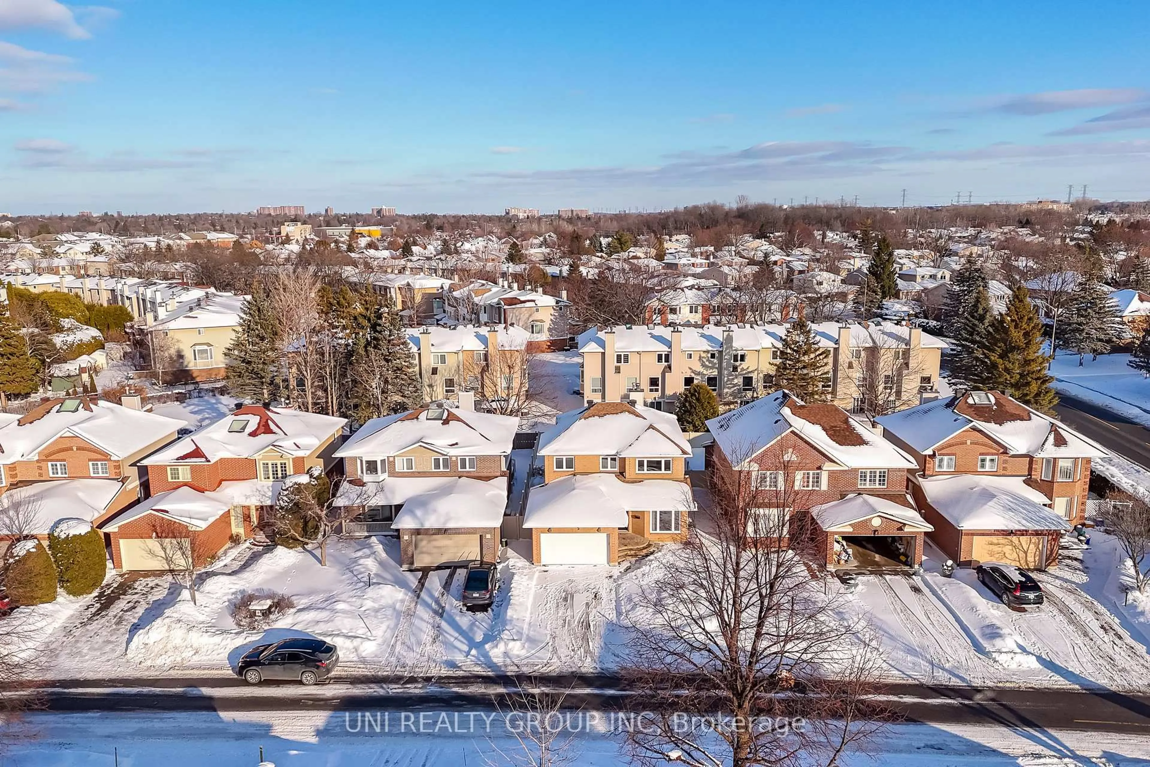 A pic from outside/outdoor area/front of a property/back of a property/a pic from drone, street for 5 DALECROFT Cres, Ottawa Ontario K2G 5H9