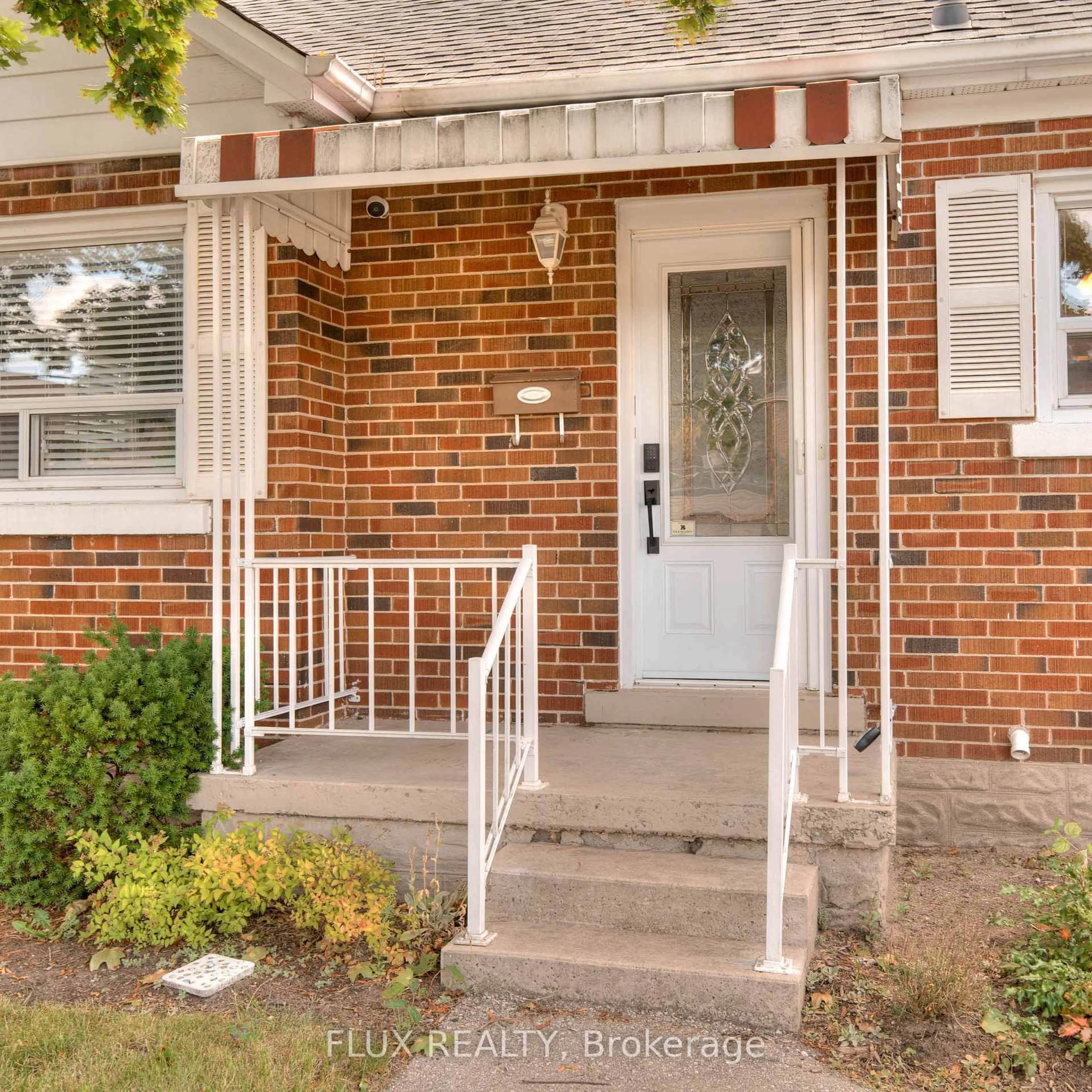 Home with brick exterior material, street for 577 Stirling Ave, Kitchener Ontario N2M 3J5