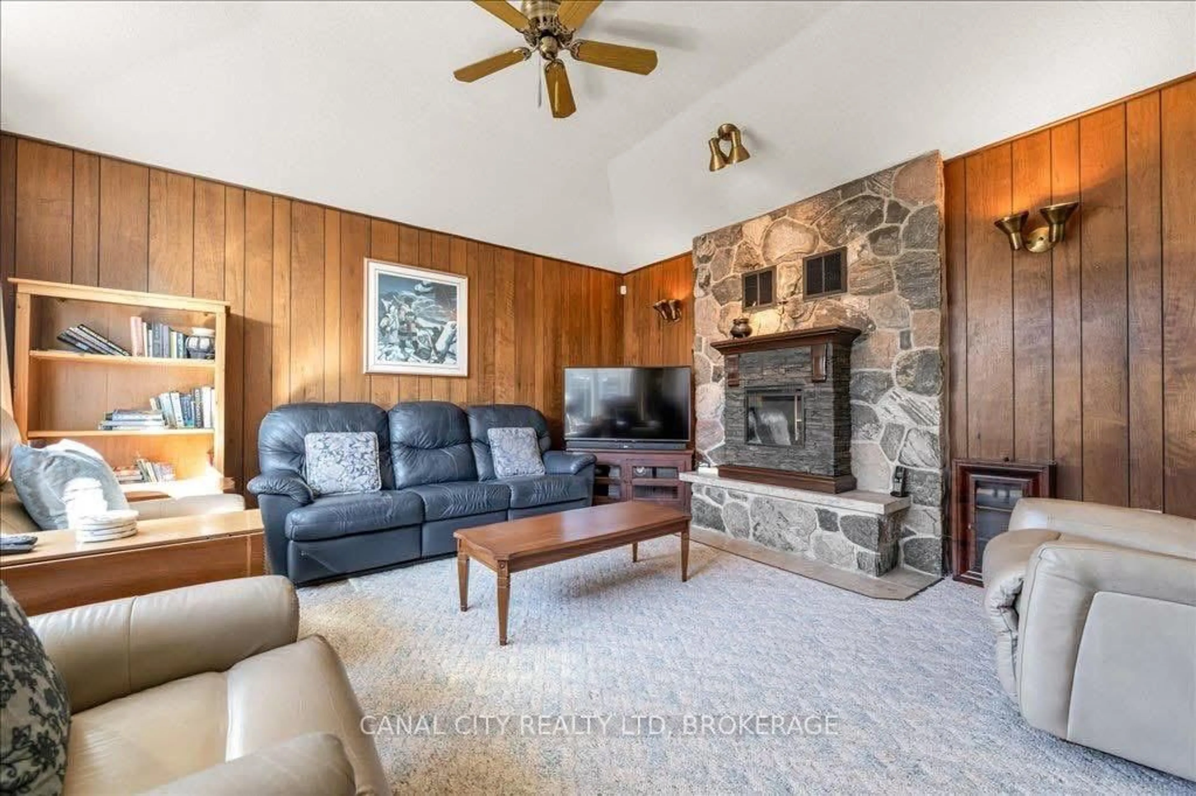 Living room with furniture, unknown for 49 Pine St, Thorold Ontario L2V 3L5